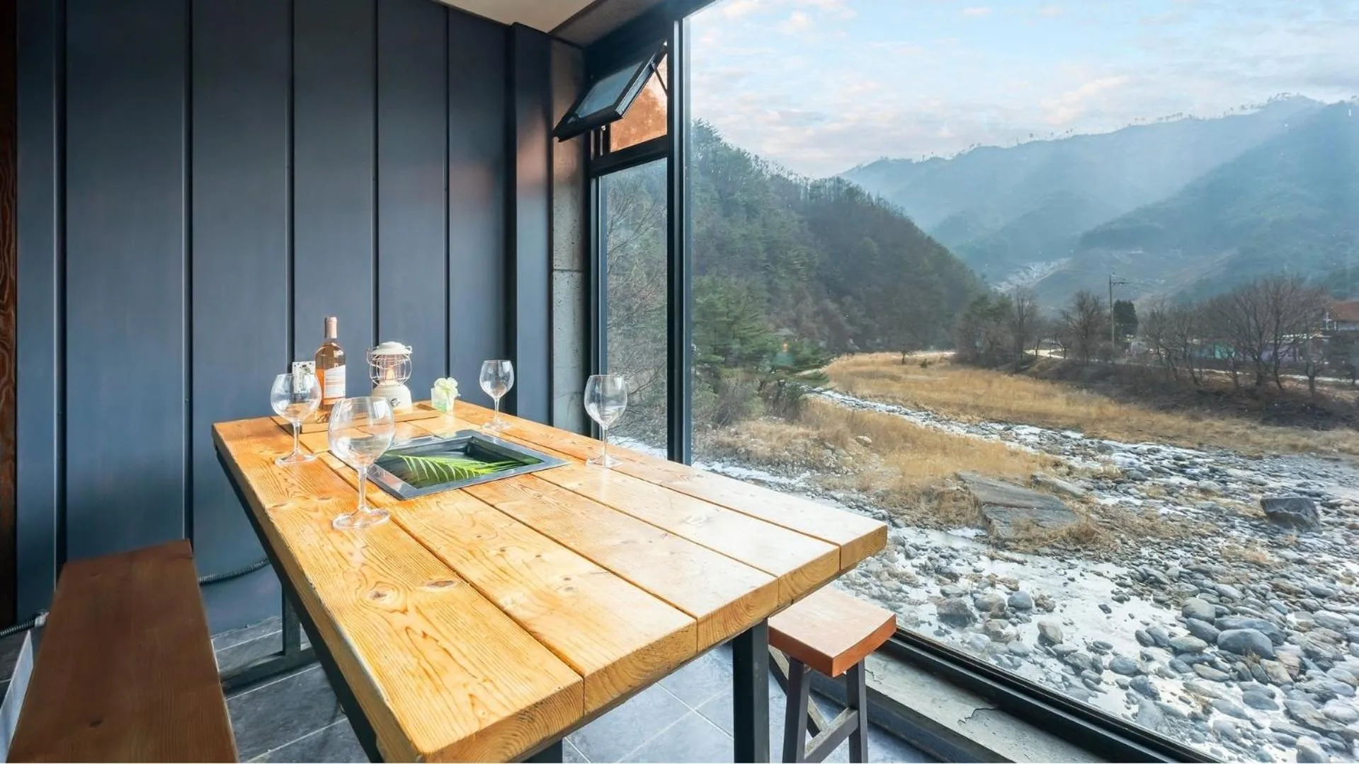 Property building in Gapyeong poin PoolVilla pension