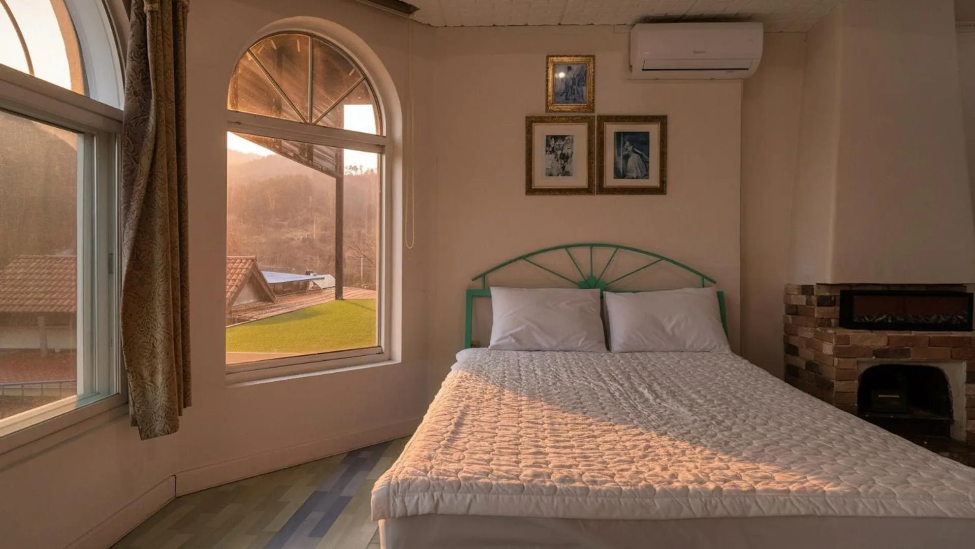 Property building, Bed in Gapyeong Four Season Pension
