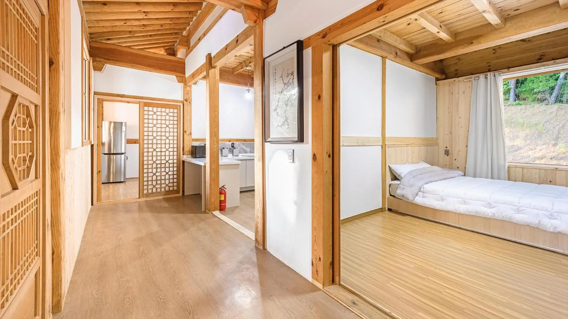 Photo of the whole room, Bed in Gangneung Booyoonok Hanok Pension