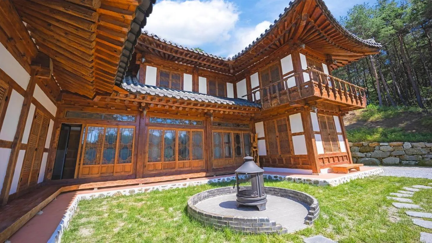 Property building in Gangneung Booyoonok Hanok Pension