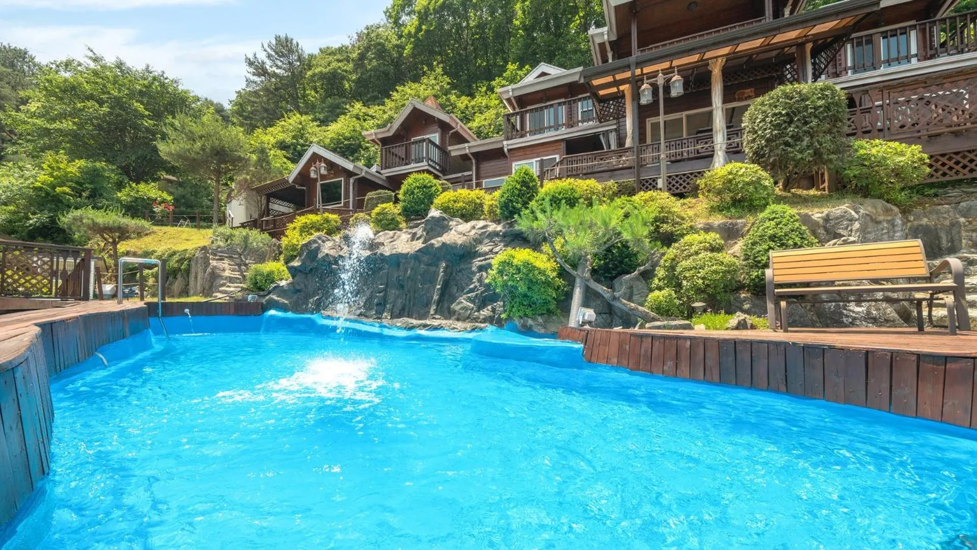 Property building in Yangpyeong Isobiyagi Spa Pension