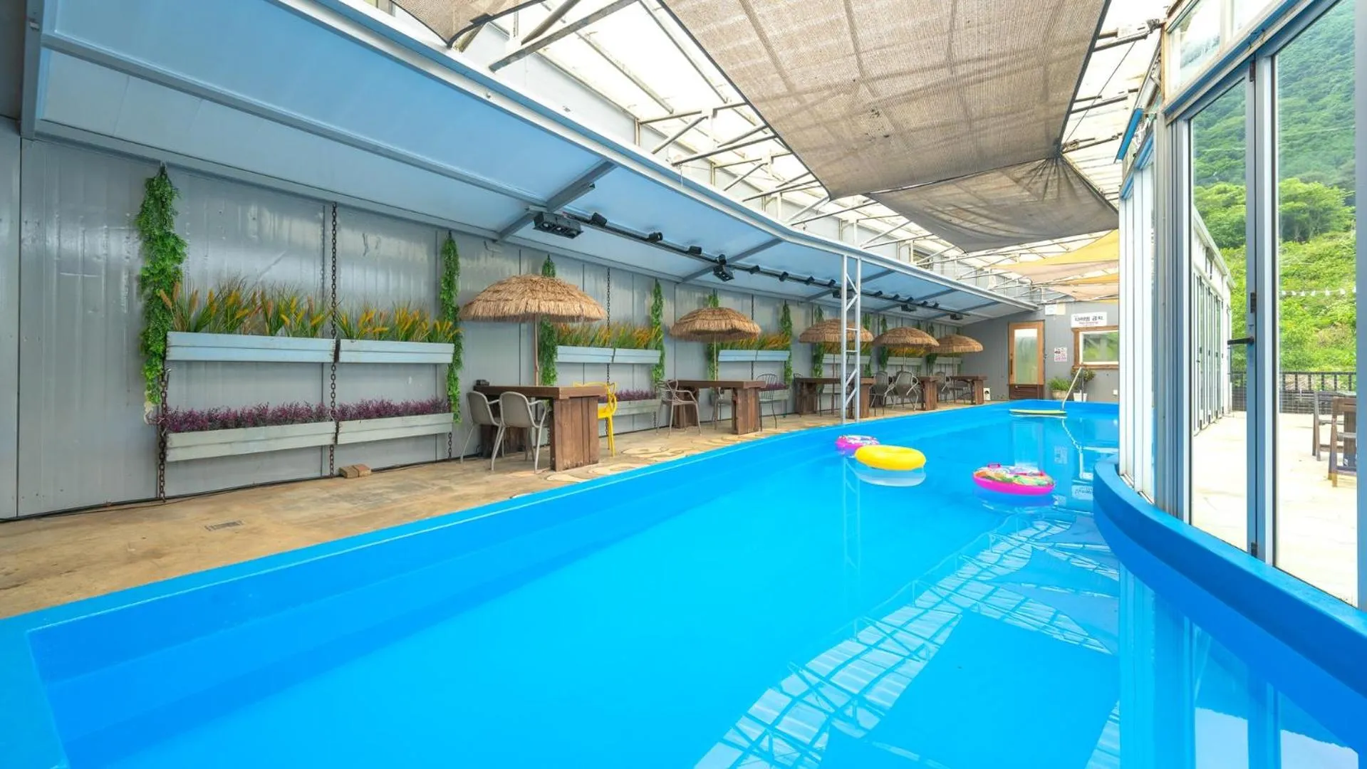 Property building in Gapyeong Dongban84 Glamping&Pool villa