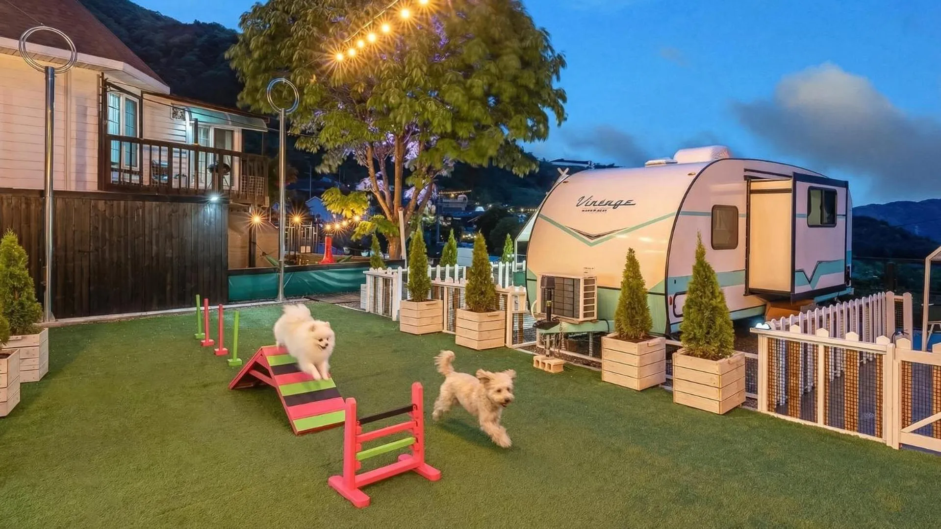 Property building in Gapyeong Dongban84 Glamping&Pool villa