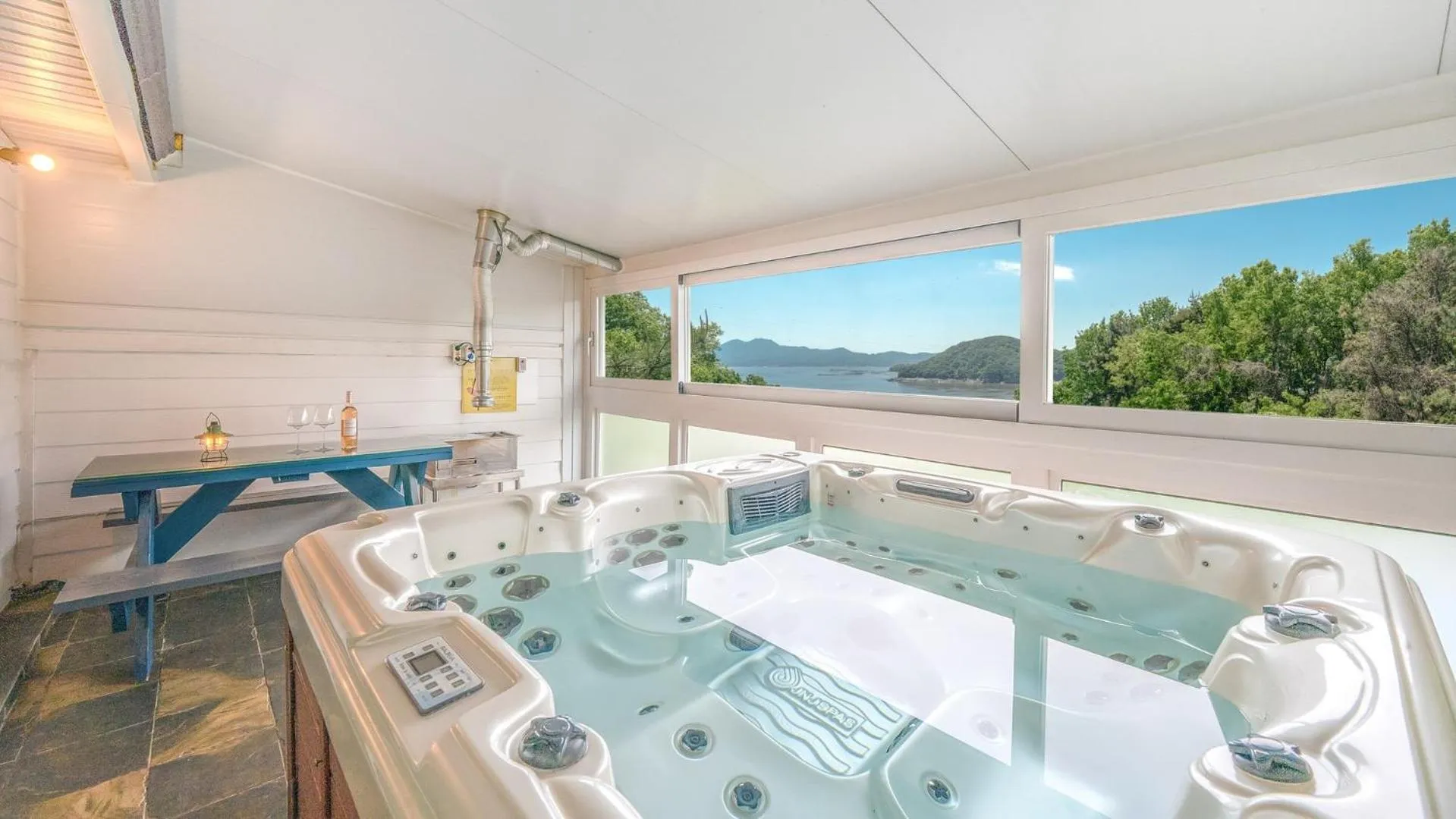 Property building in Ganghwa Giverny Spa Pension