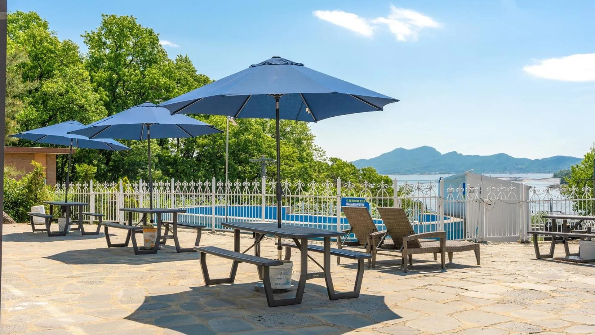 Property building in Ganghwa Giverny Spa Pension