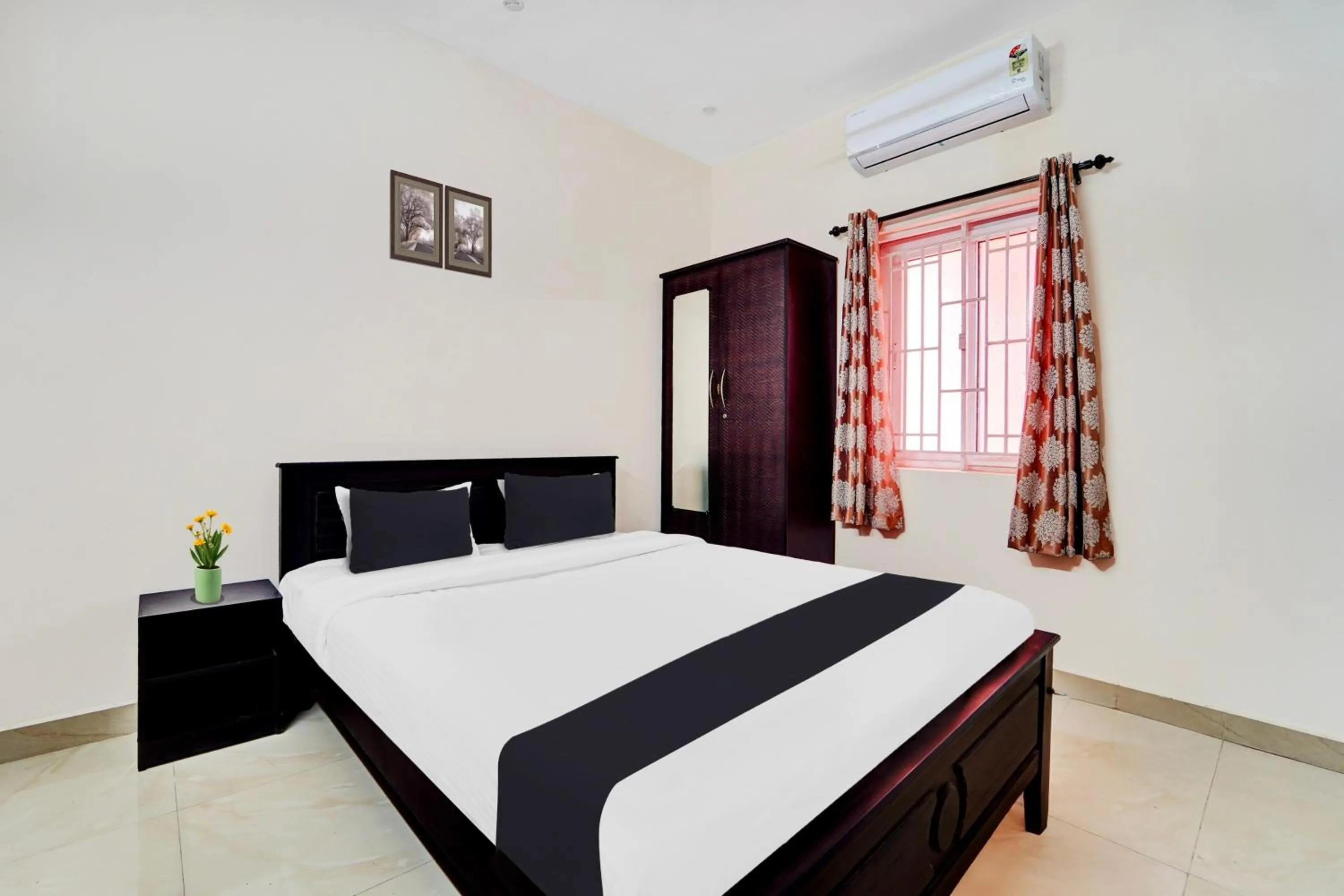 Bedroom, Bed in Super Hotel O Viswapuram