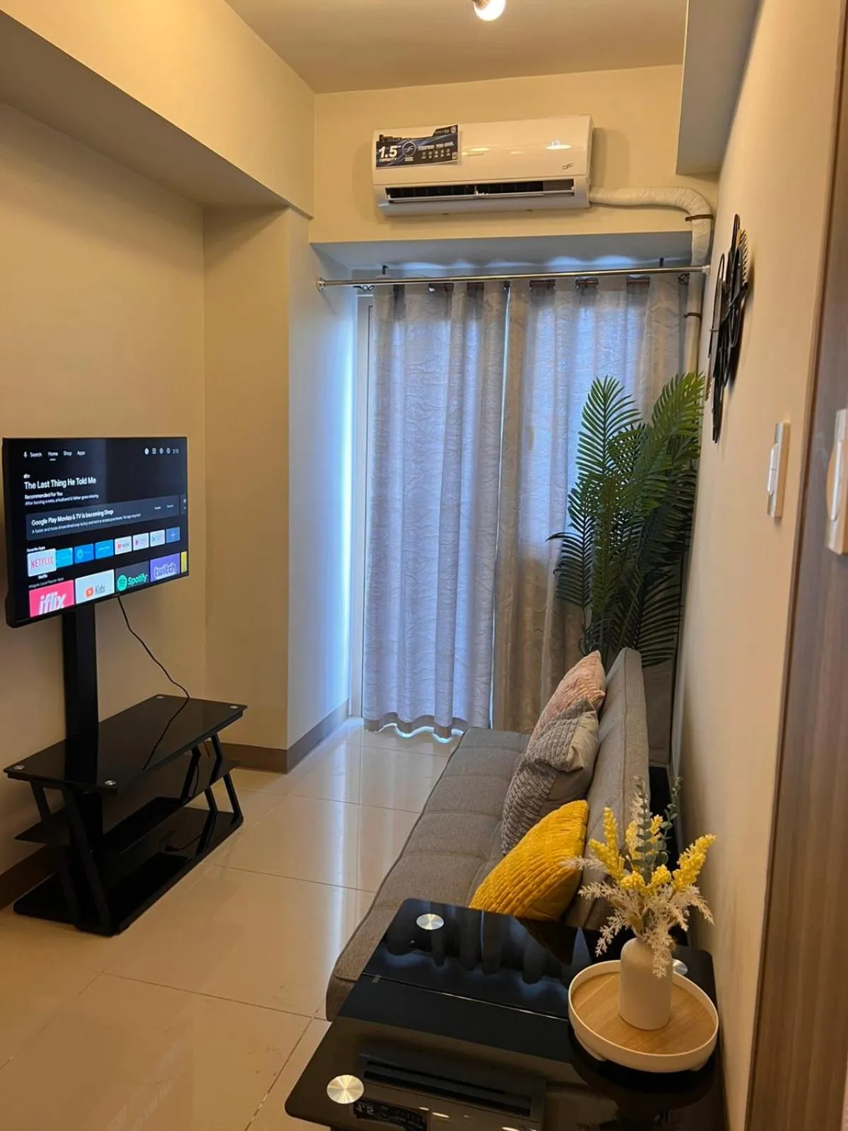 Communal lounge/ TV room in SMDC Coast Residences