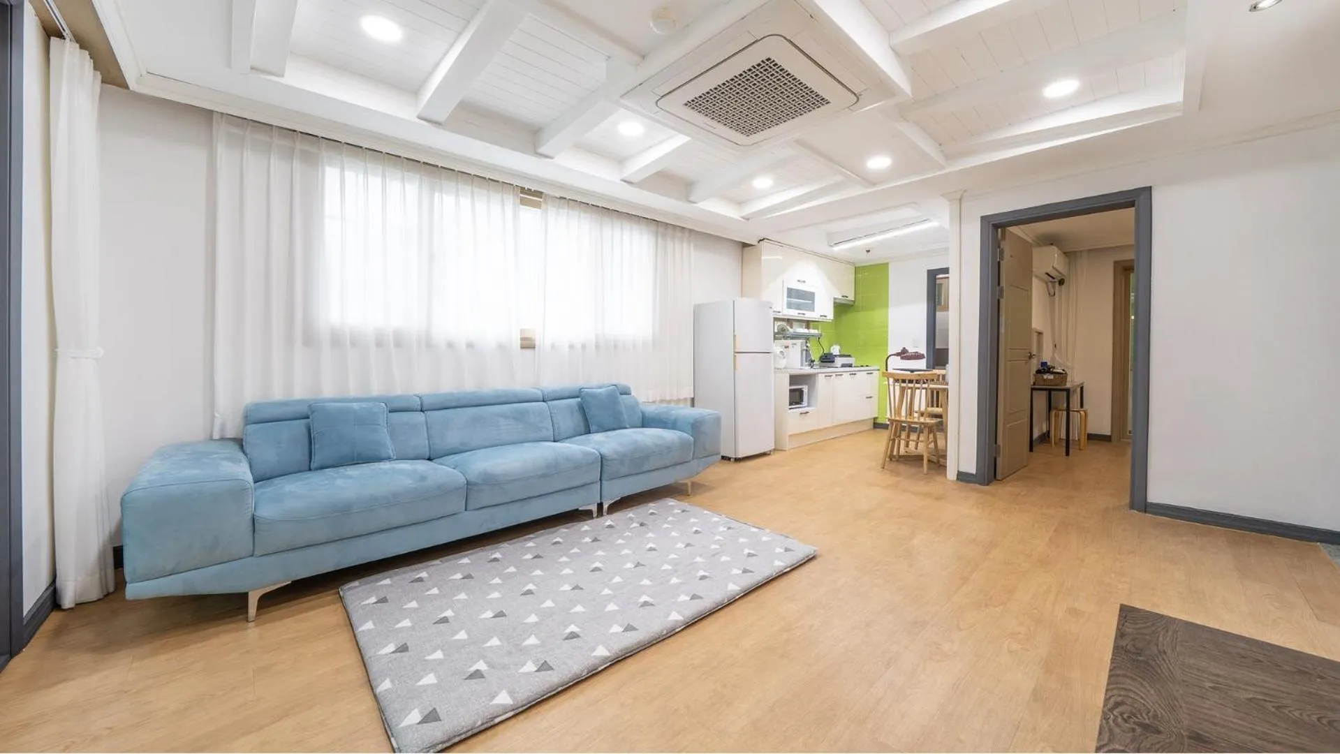 Property building in Yeosu Bebeolleh Pension