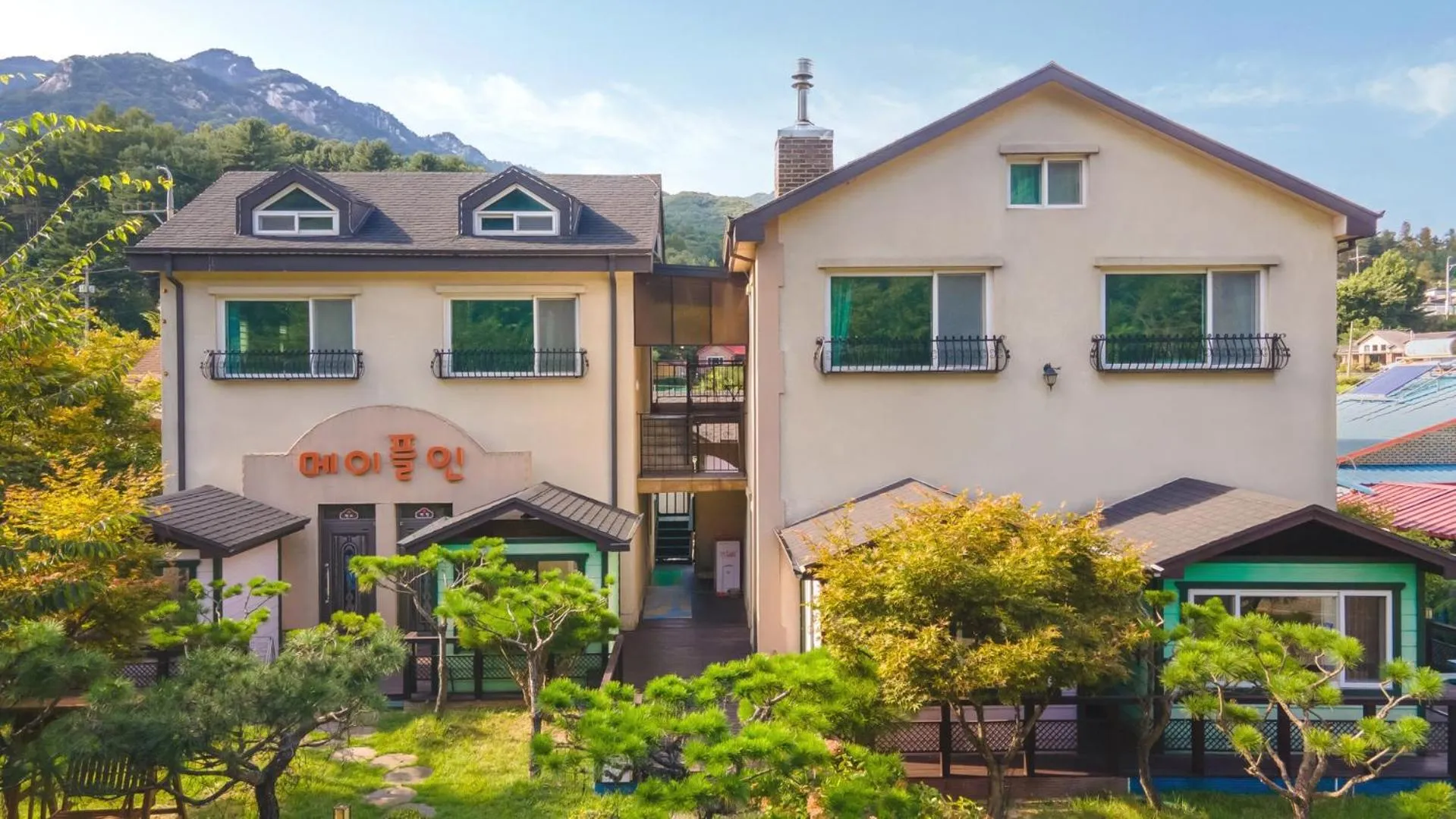 Property building in Gapyeong Maplein Pension