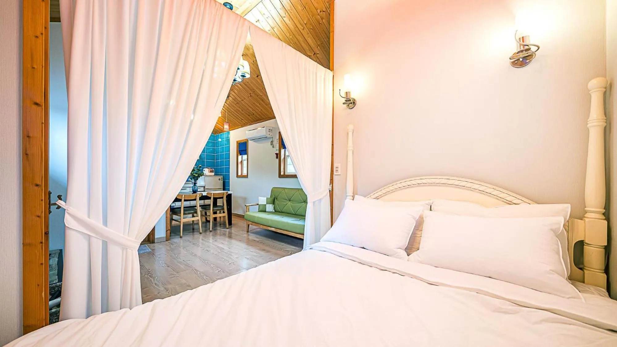 Property building, Bed in Gapyeong ojeupension