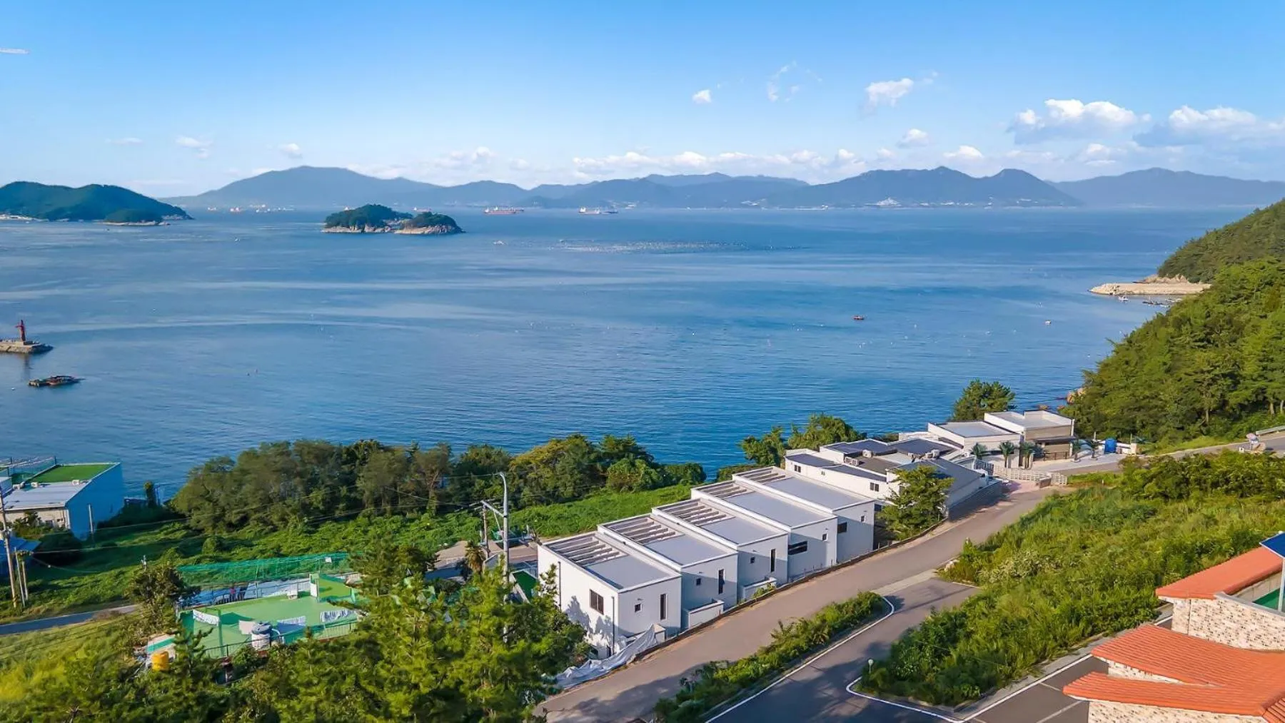 Property building in Yeosu Liposo Poolvilla