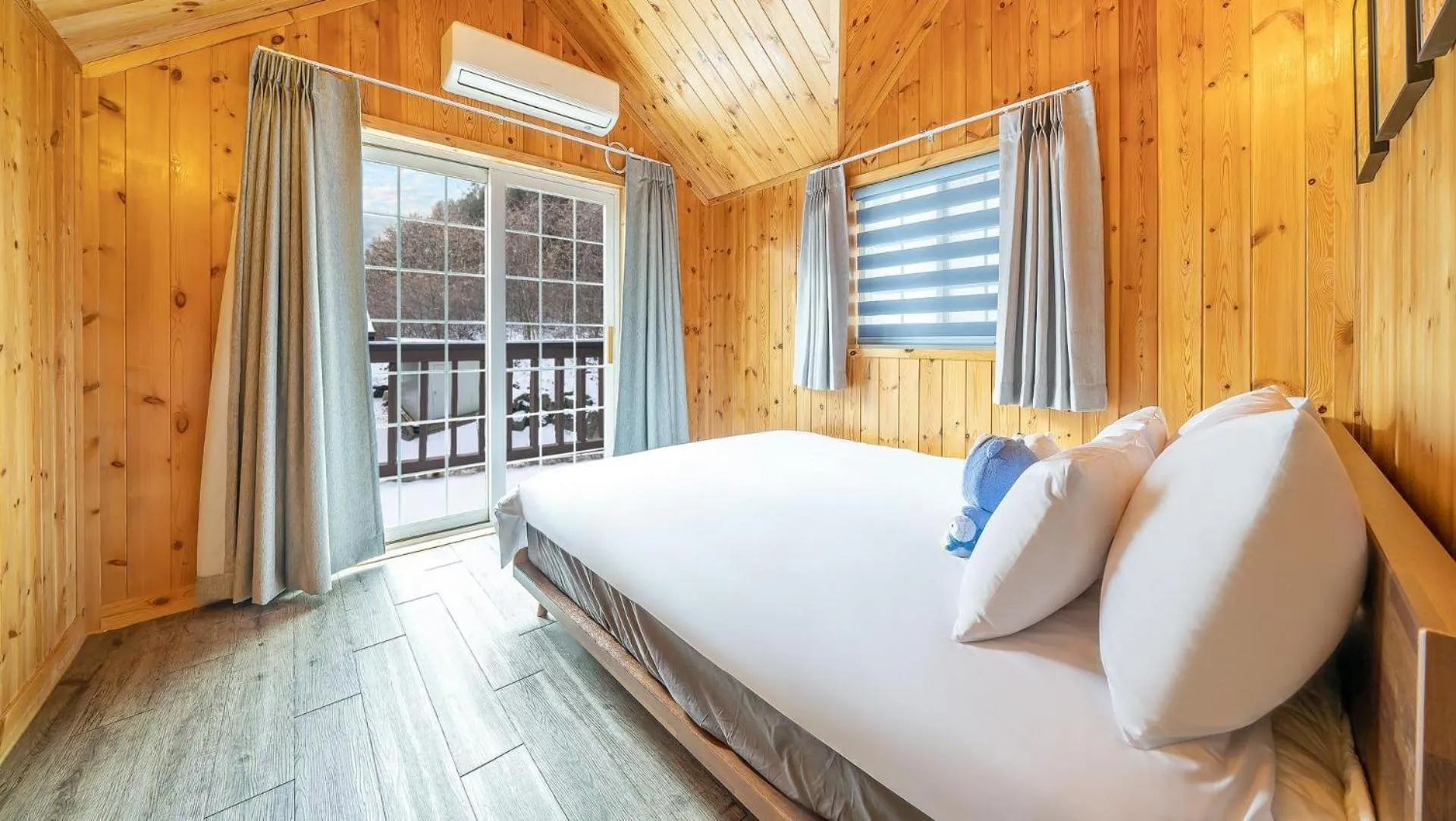 Photo of the whole room, Bed in Gapyeong S&J Pension