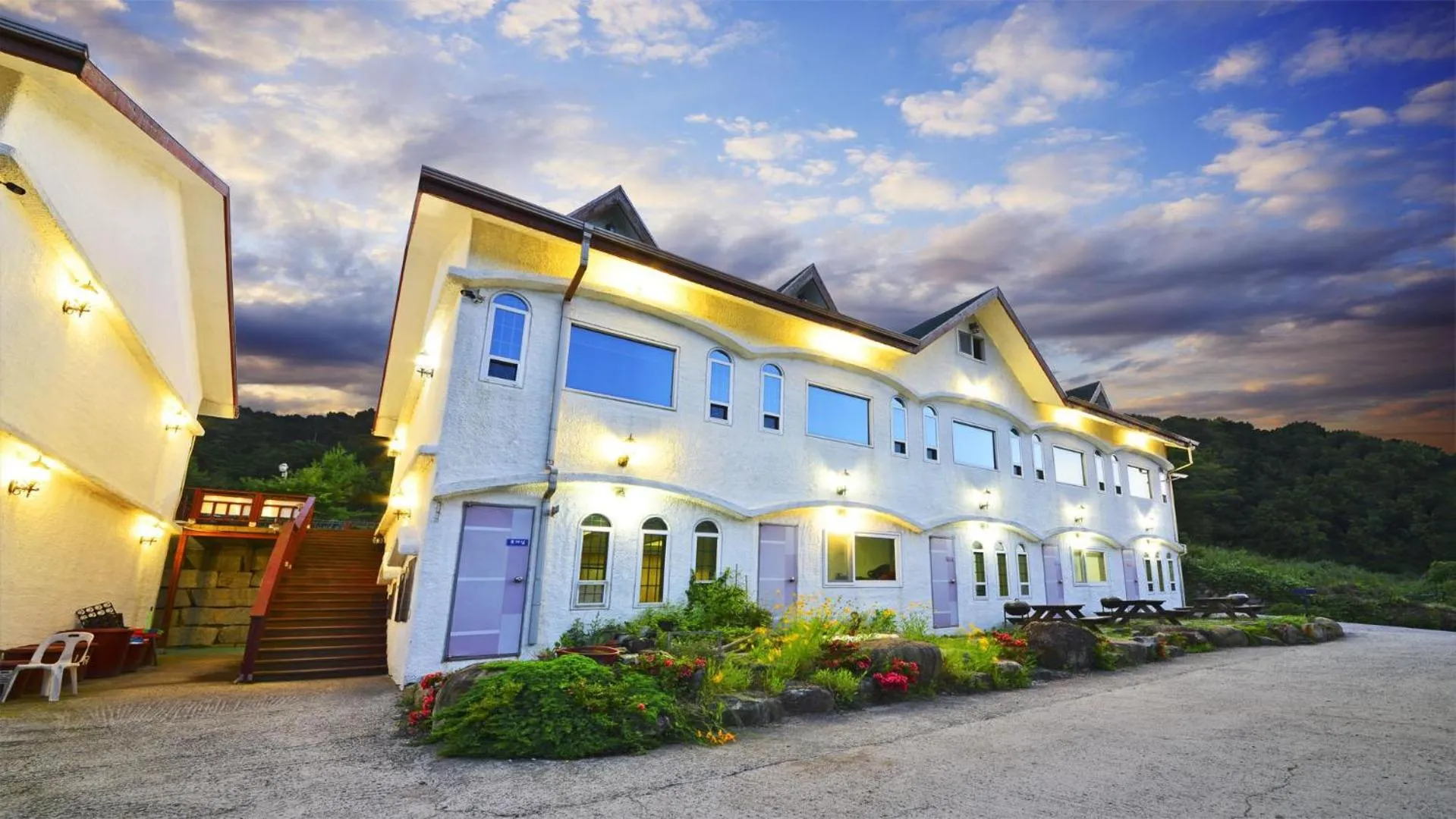 Property building in Tongyoung Macaio Pension