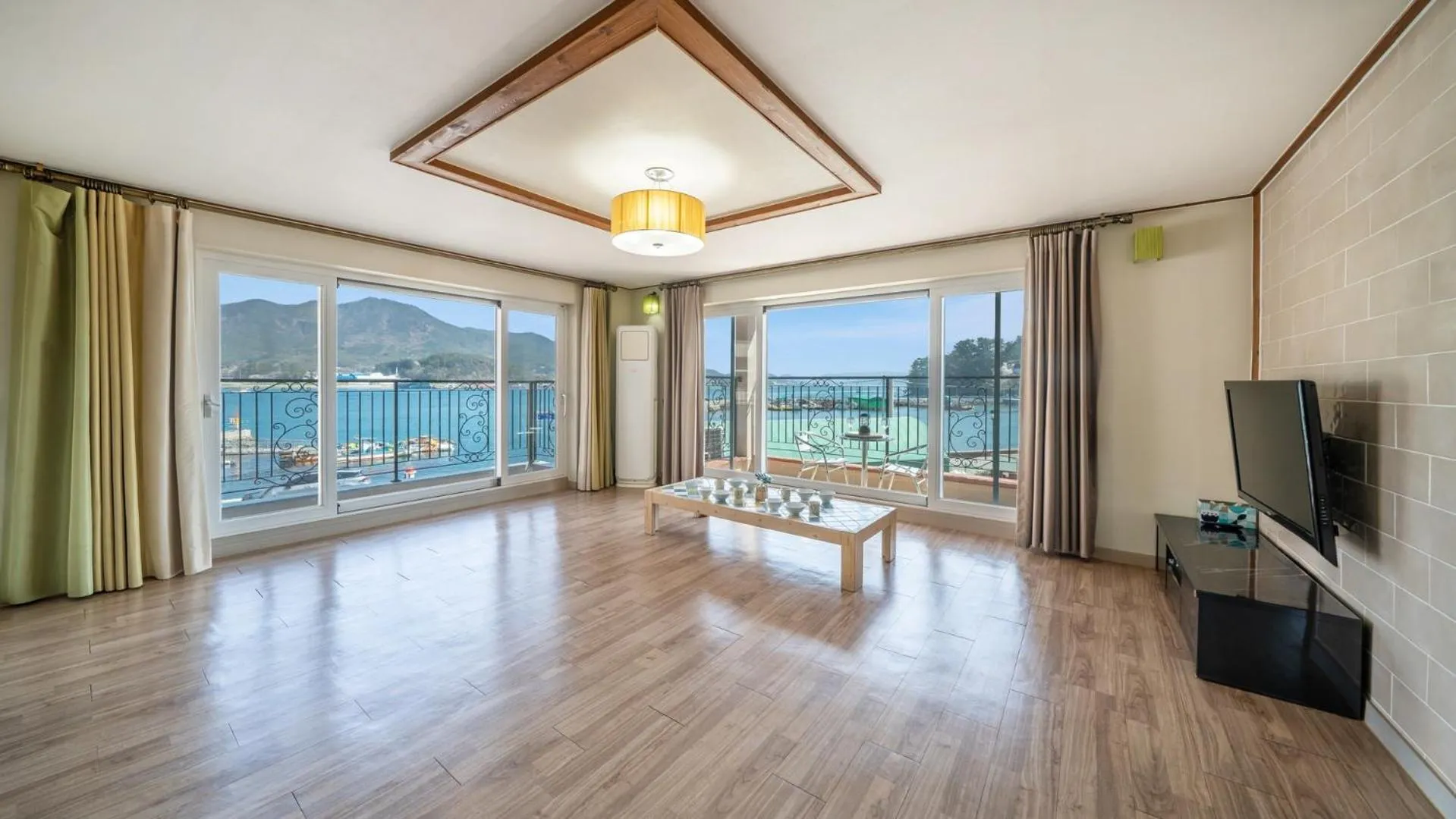 Property building in tongyeong haegando pension