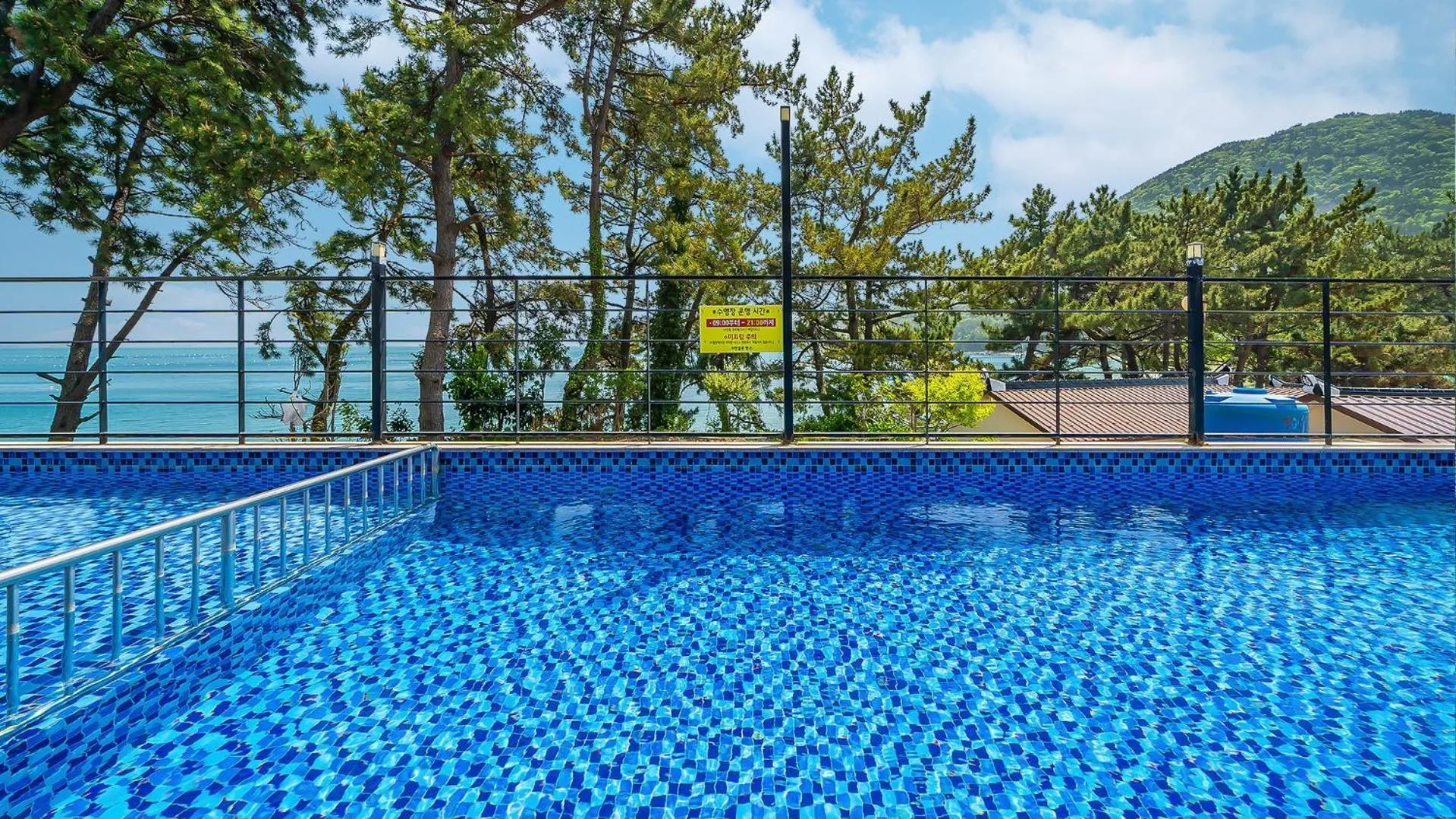 Property building in Yeosu Sea&Blue Family Pension