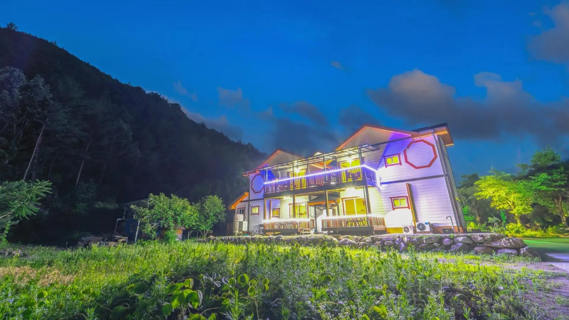 Property building in Samcheok Elroi Pension