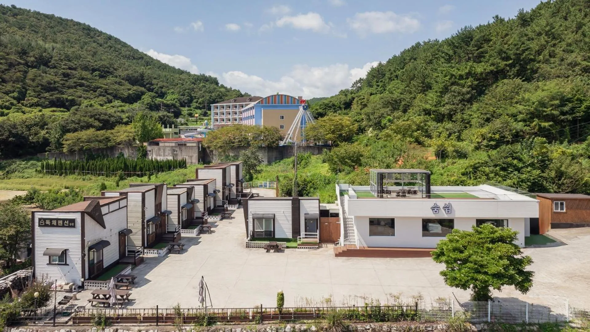 Property building in Namhae Seven house