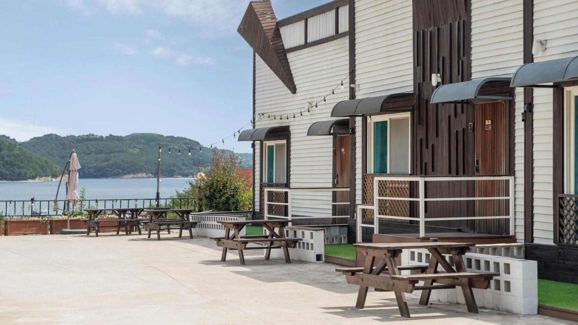 Property building in Namhae Seven house