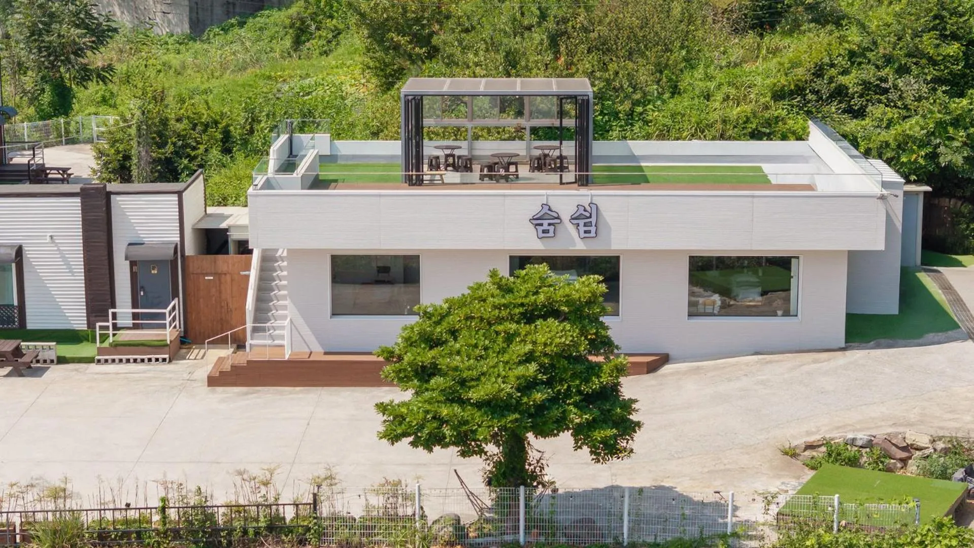Property building in Namhae Seven house