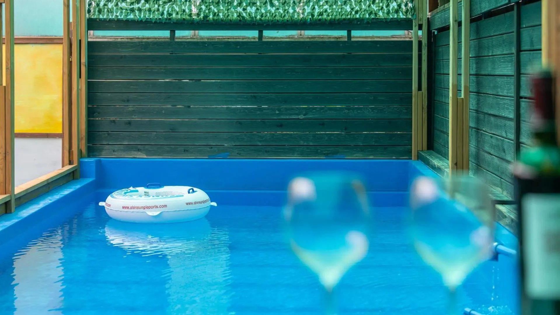 Photo of the whole room in boryeong hiddenvillage dokchae poolvilla