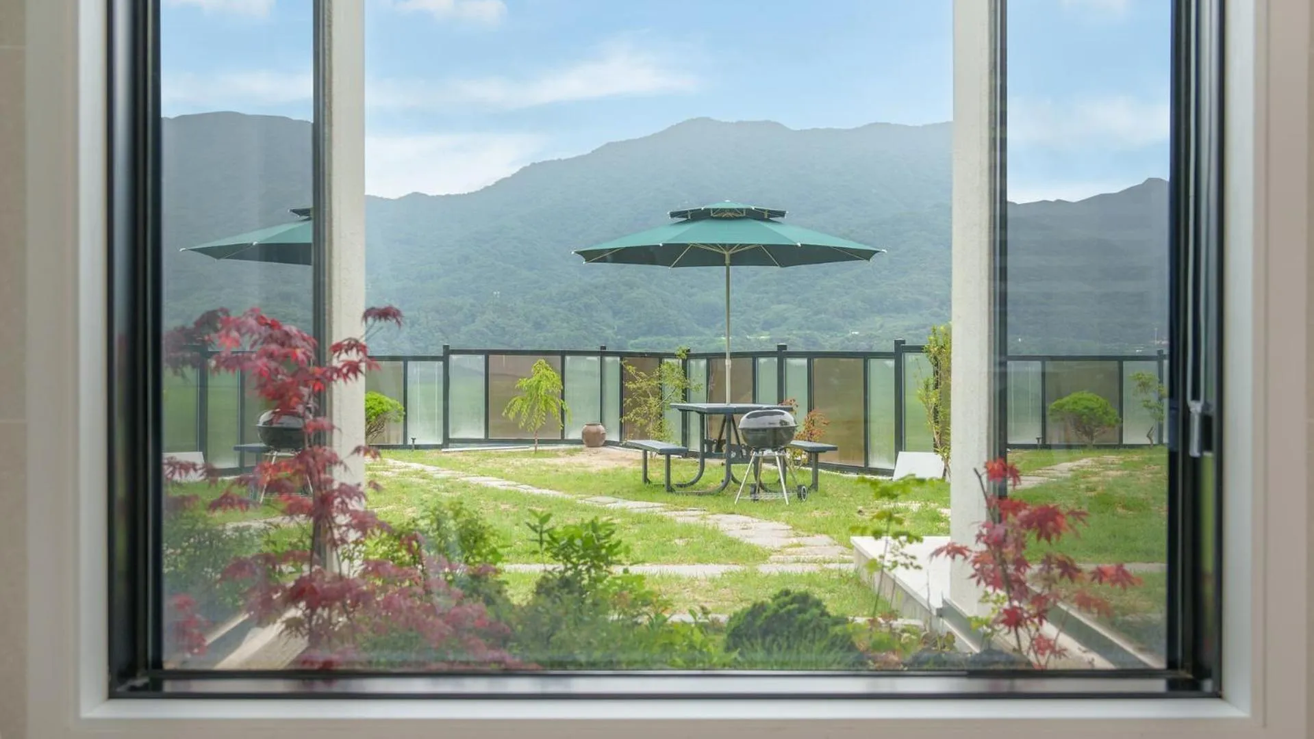 Property building in gyeongsan stage-ipple pet pension