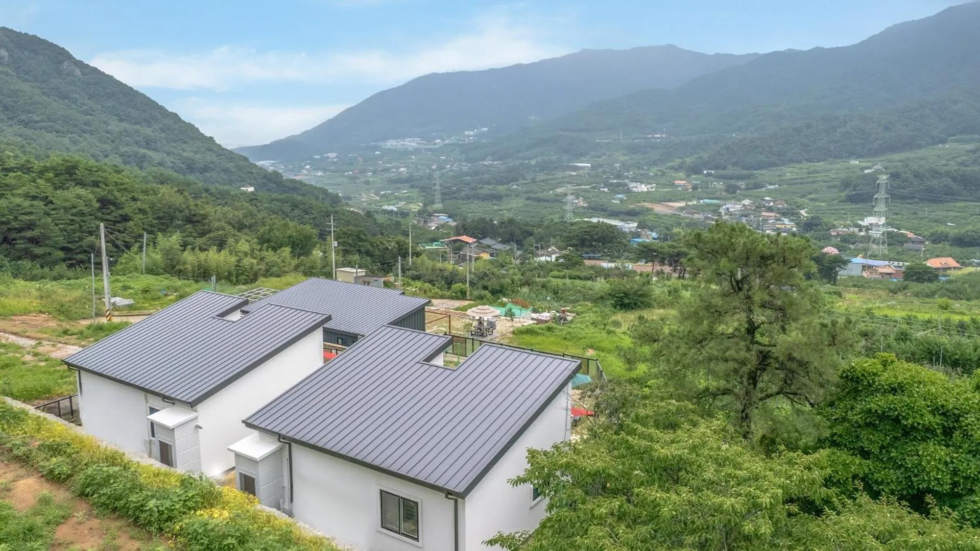 Property building in gyeongsan stage-ipple pet pension