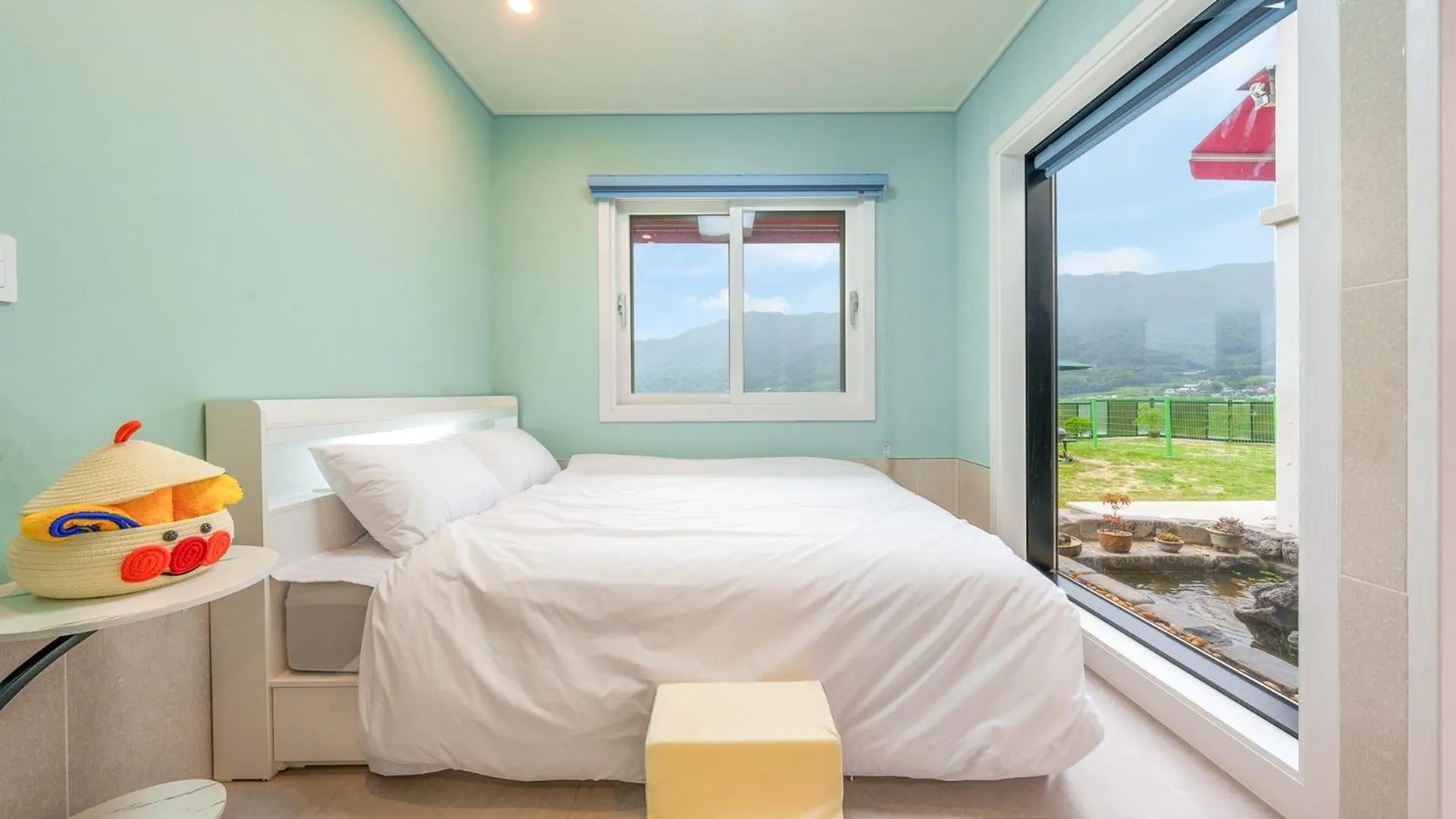 Property building, Bed in gyeongsan stage-ipple pet pension