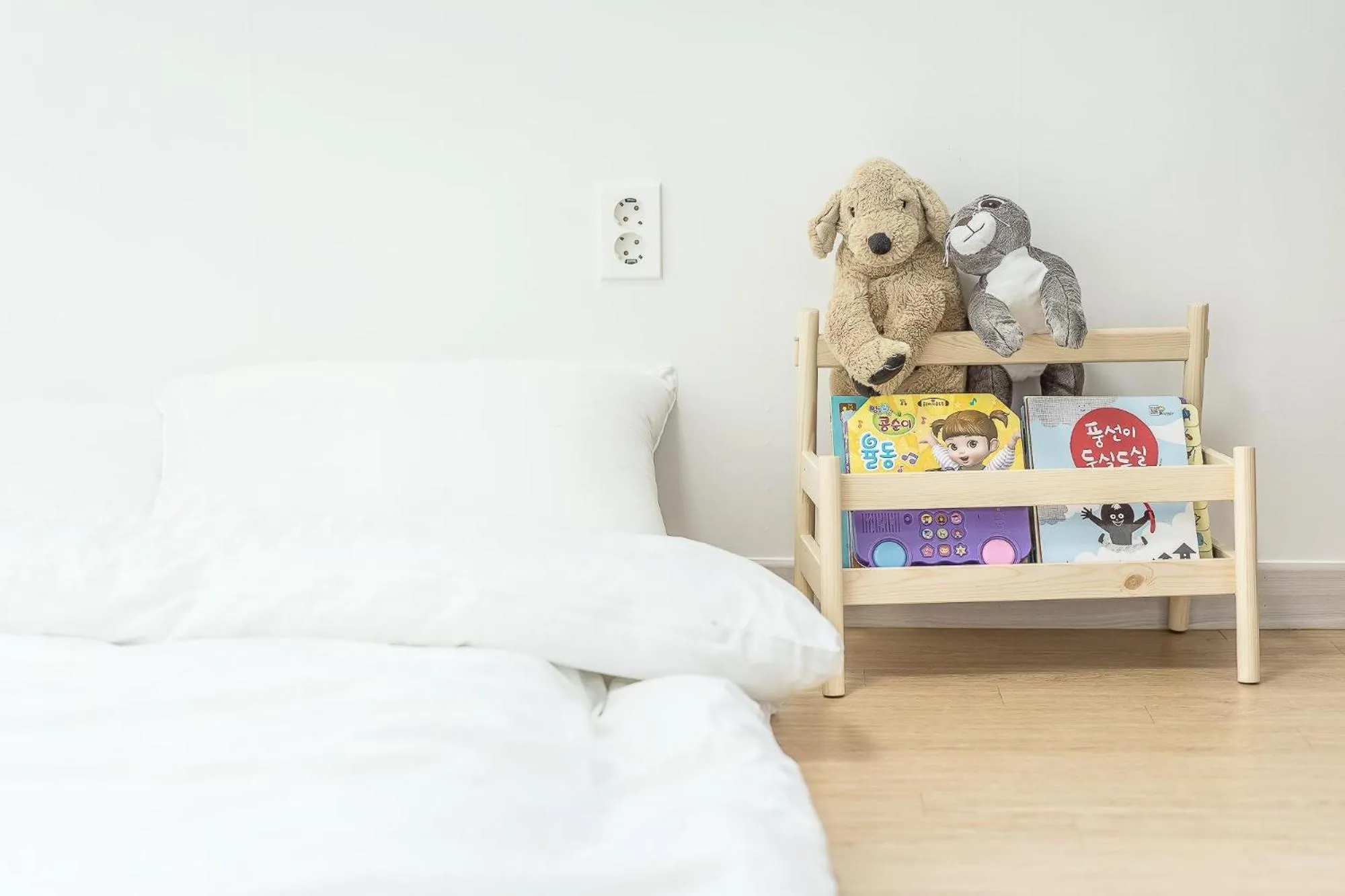 Property building, Bed in Jeju Sky Kids Pension