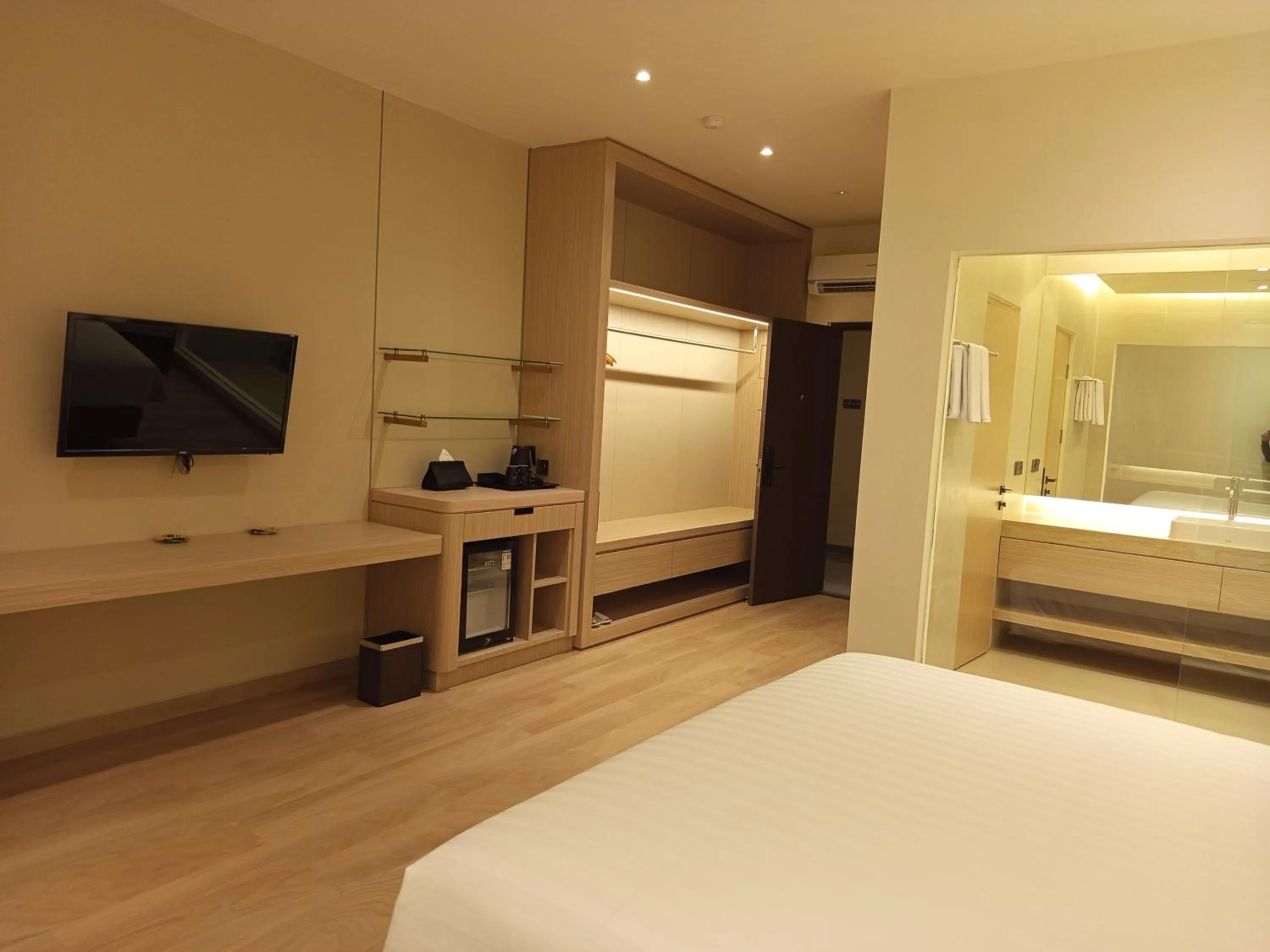 Bedroom, Bed in Ow! Hotel Boutique Kemayoran