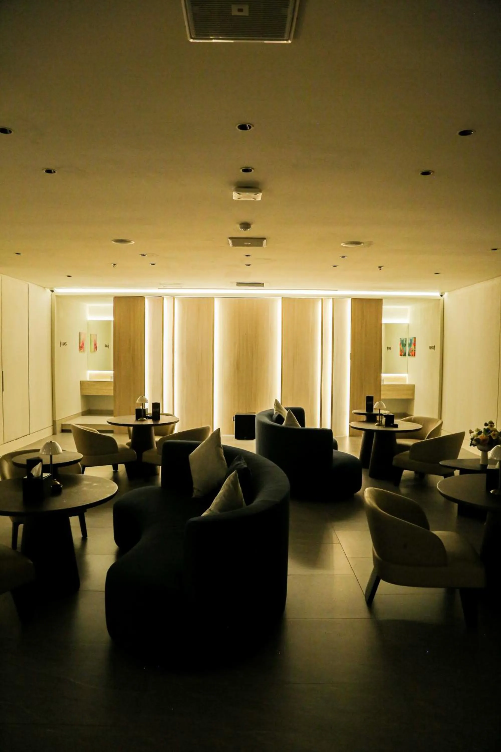 Lounge or bar in Ow! Hotel Boutique Kemayoran