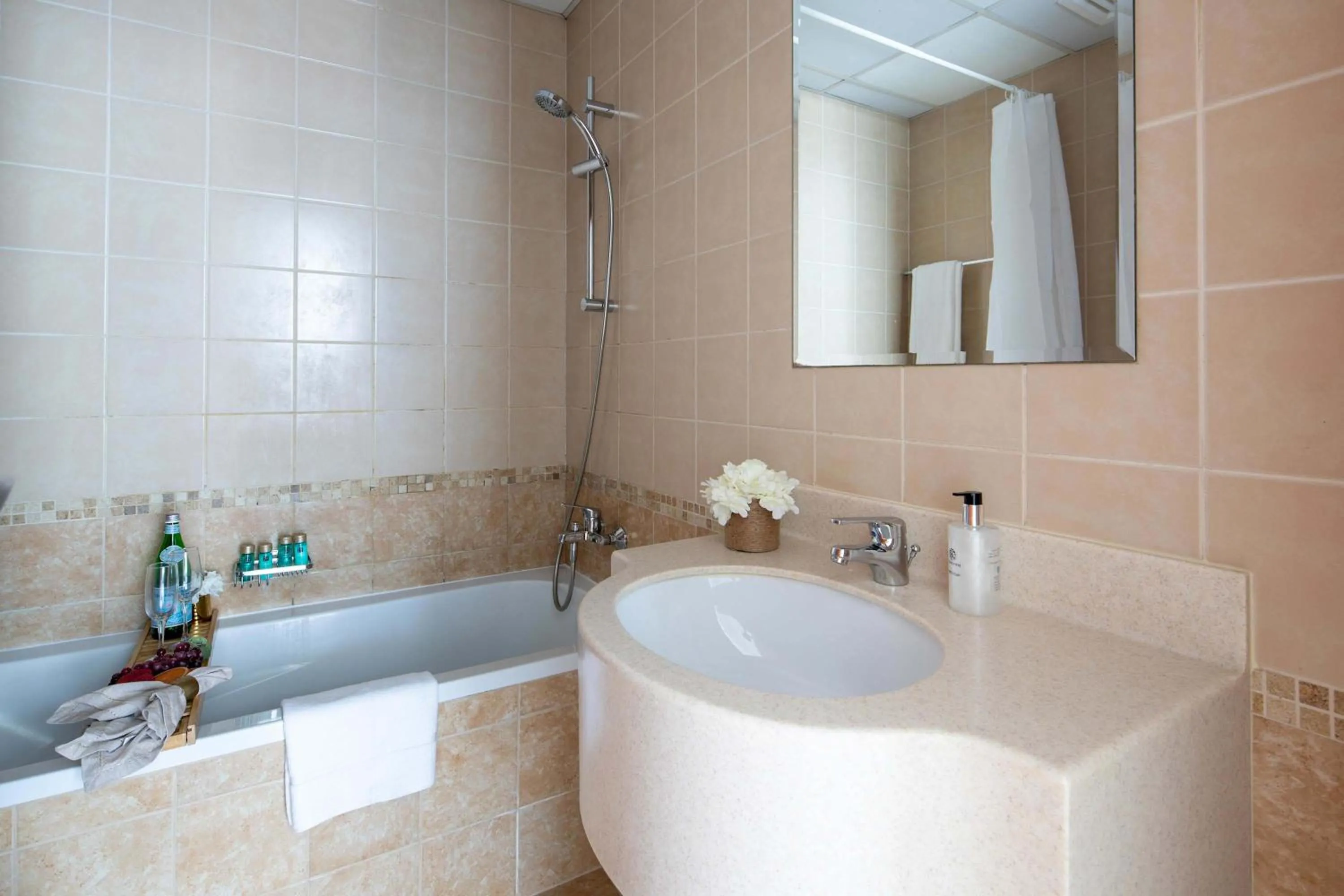 Frank Porter - Marina Views Tower B