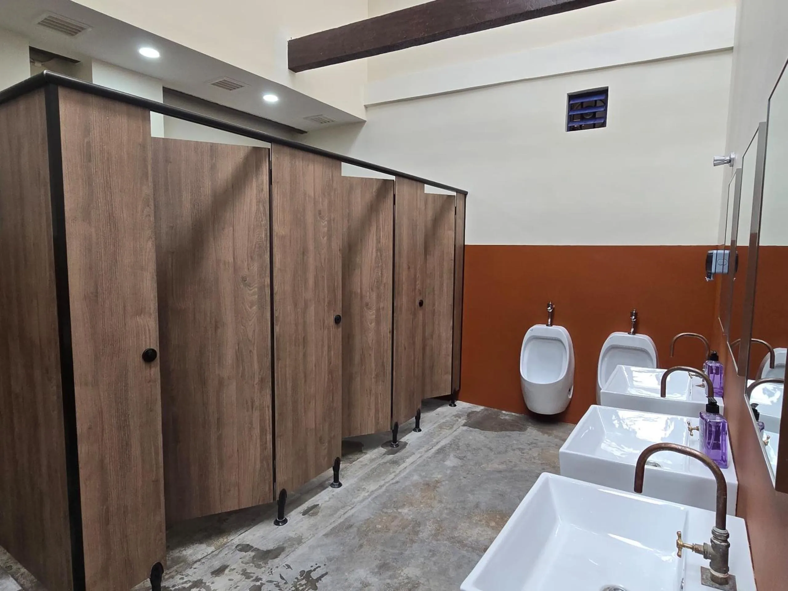 Toilet in Hotel Ban Sheng Teik
