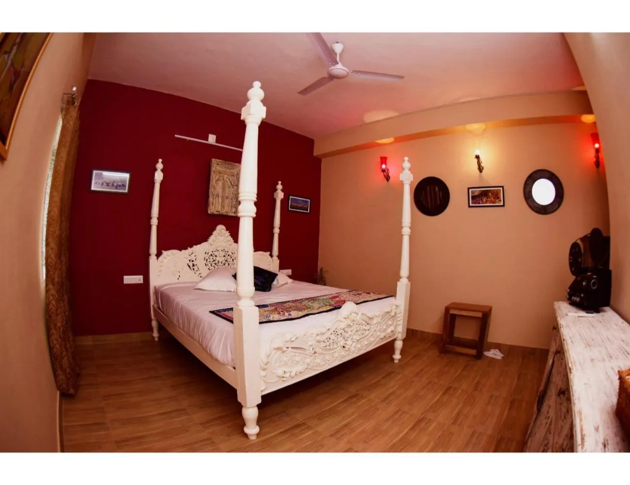 Bed in Hotel Mewarts, Udaipur