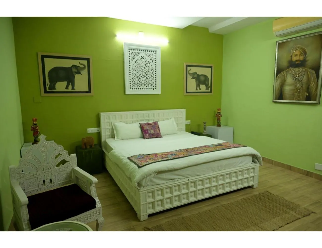 Bed in Hotel Mewarts, Udaipur