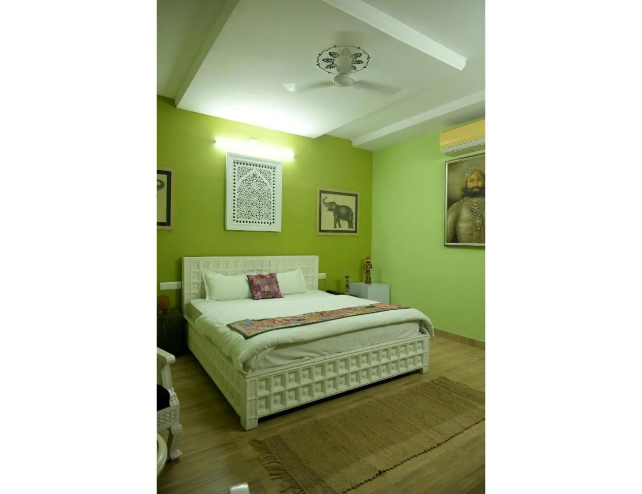 Bed in Hotel Mewarts, Udaipur