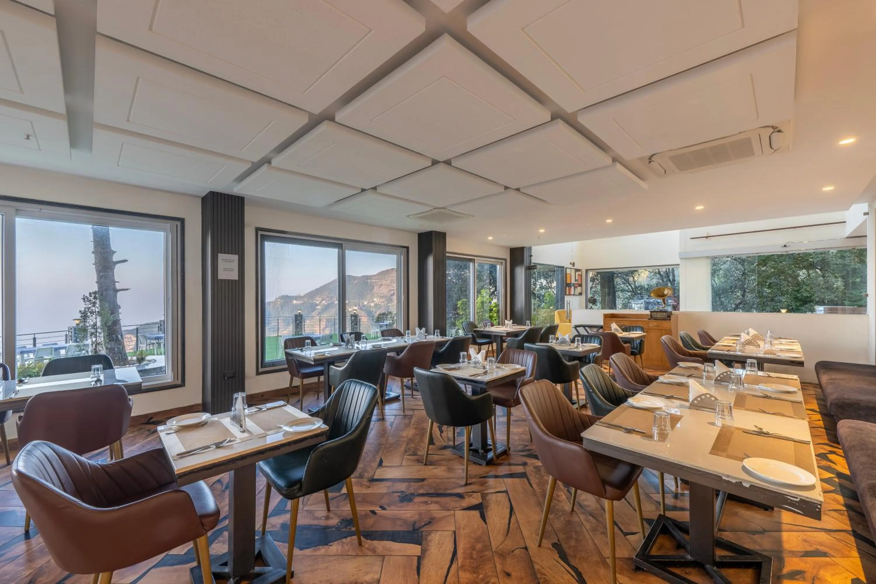 Restaurant/places to eat in Echor Baris Resort Mussoorie