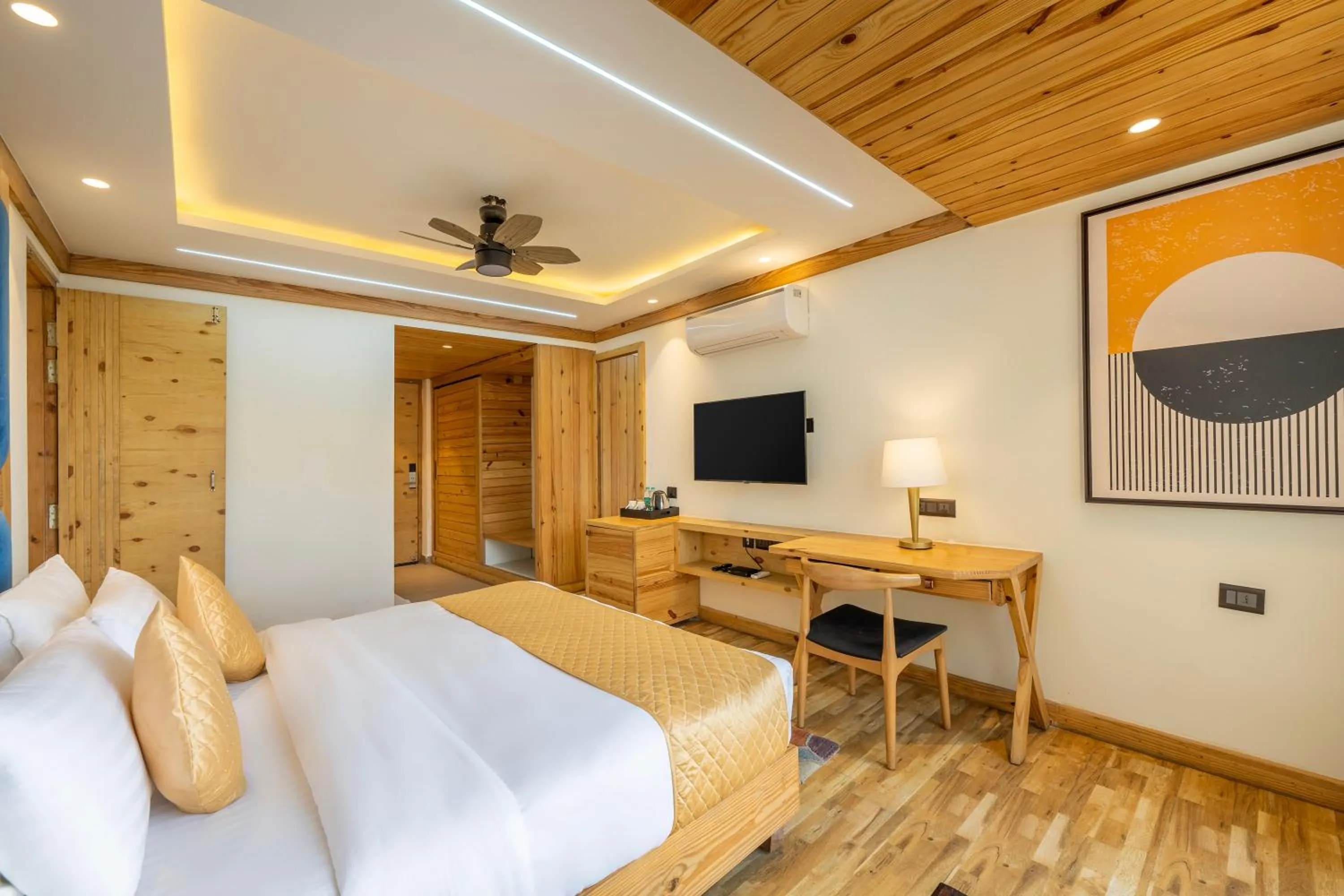 TV and multimedia, Bed in Echor Baris Resort Mussoorie
