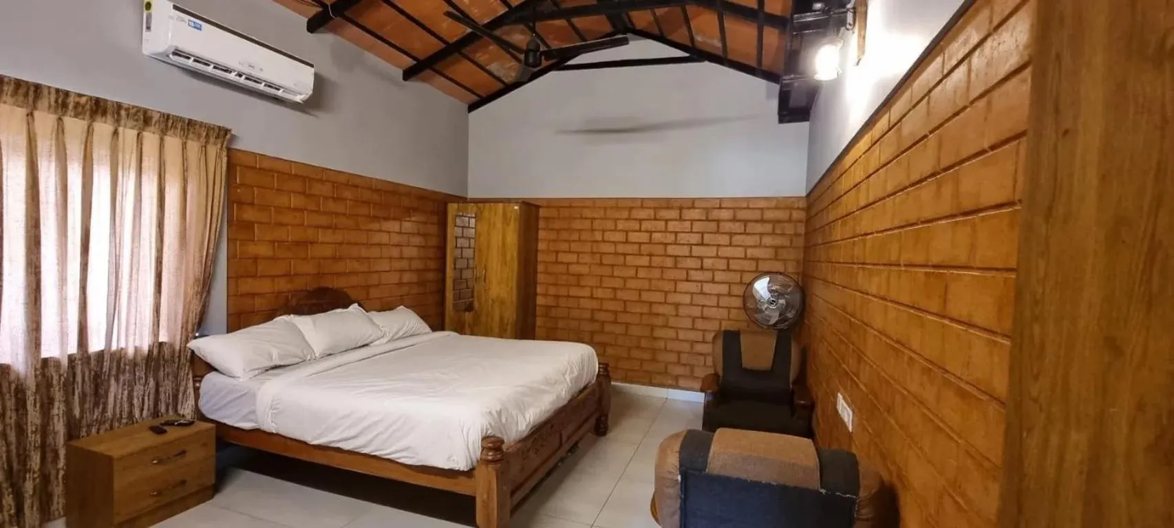 Photo of the whole room, Bed in KK Selfie Point Resort