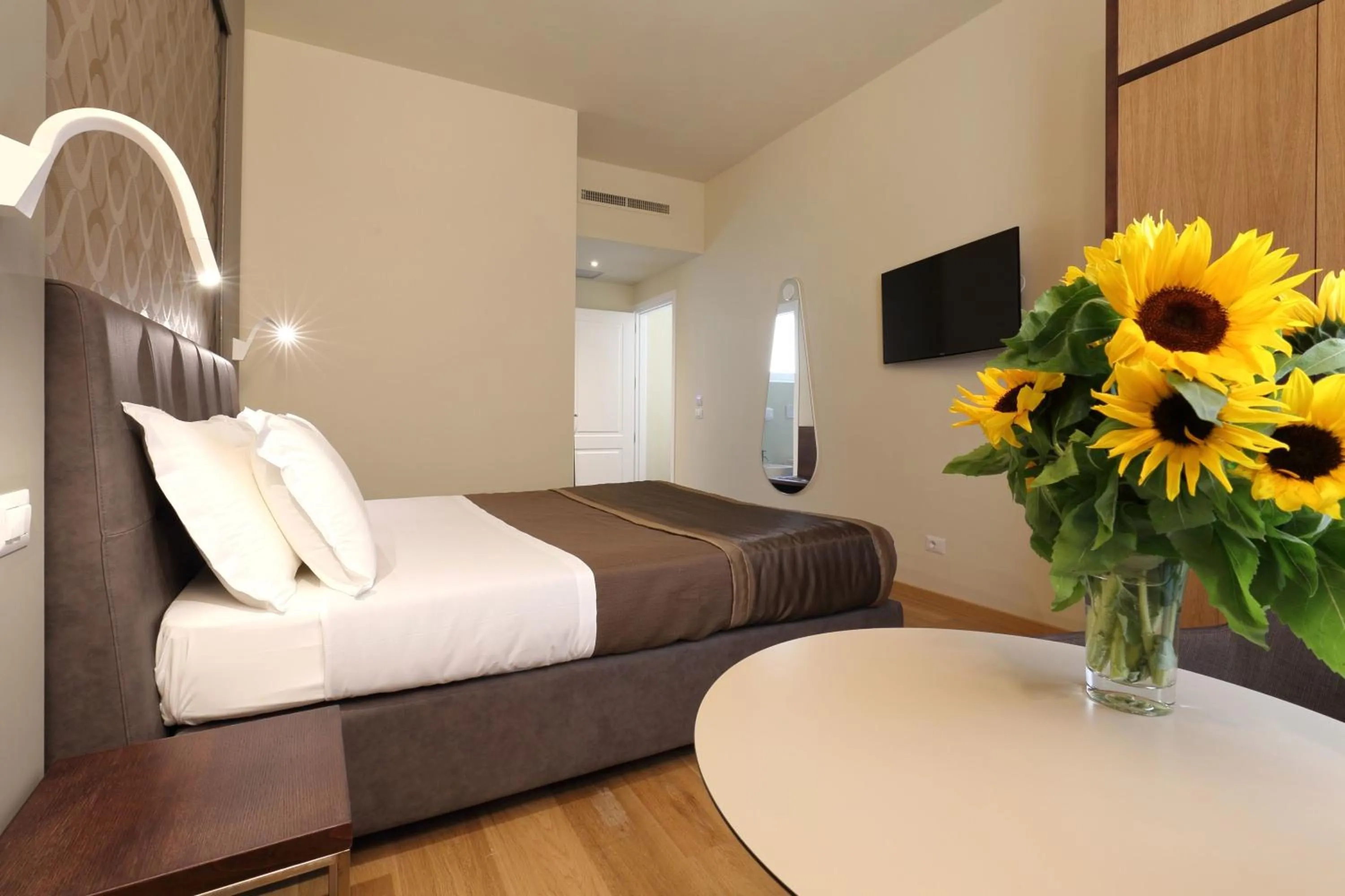 Decorative detail, Bed in La Torre dei Salterelli