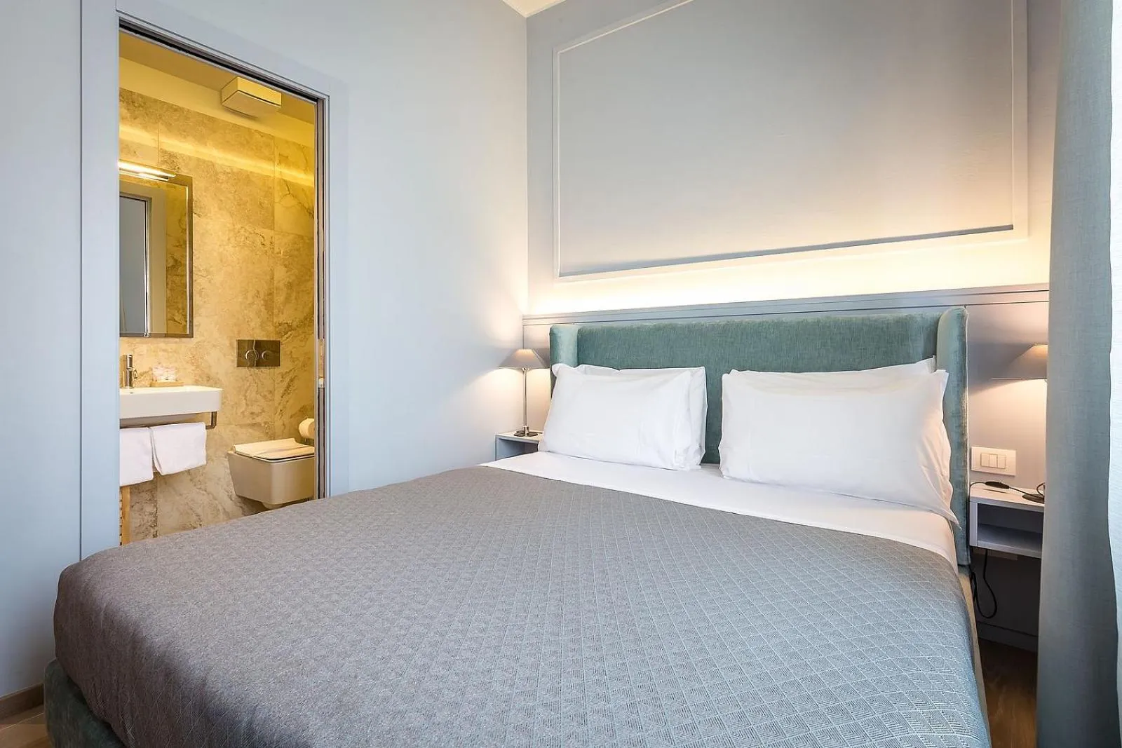 Photo of the whole room, Bed in La Torre dei Salterelli