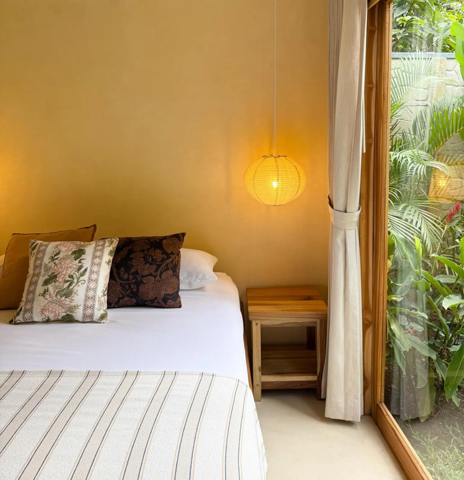 Bed in La Bonita Lodge