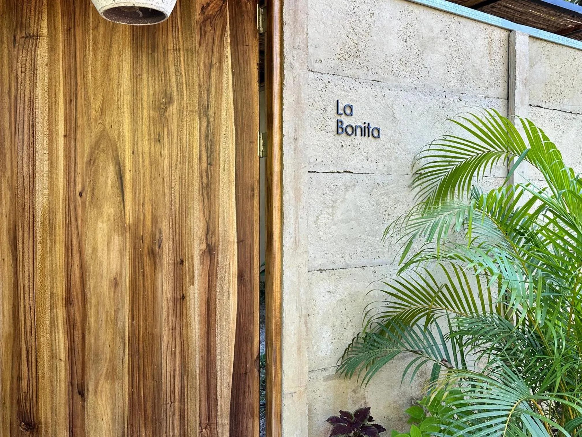 Facade/entrance in La Bonita Lodge