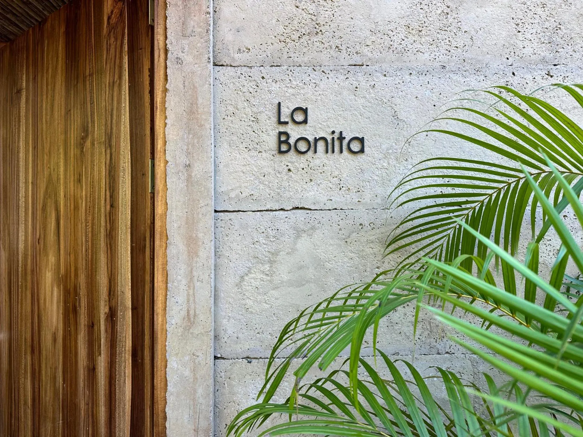 Facade/entrance in La Bonita Lodge