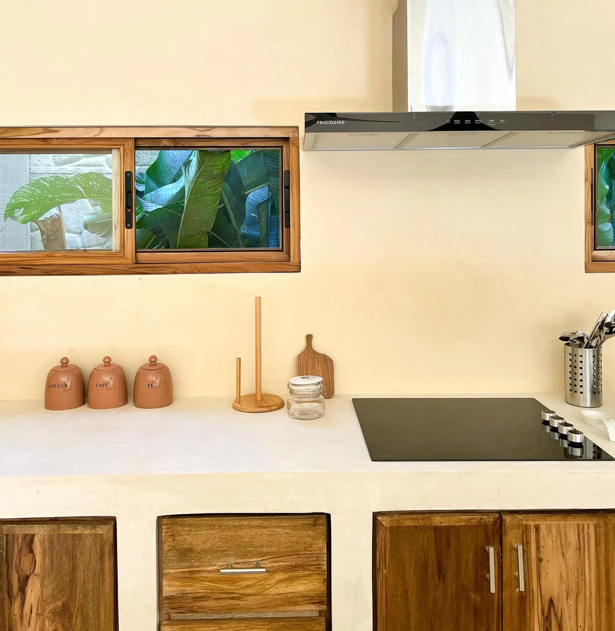 Kitchen or kitchenette in La Bonita Lodge