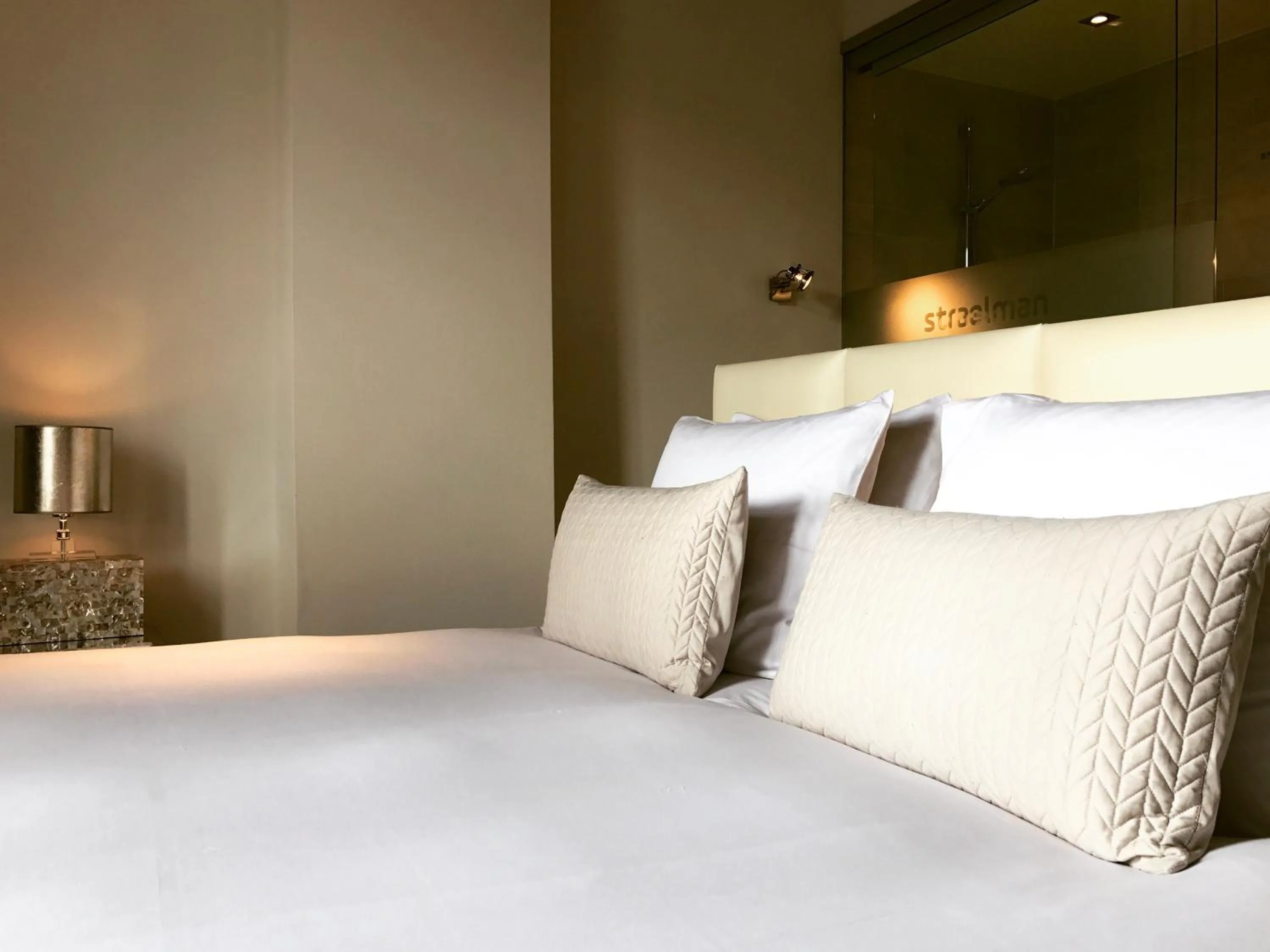 Bed in Boutique Hotel Straelman