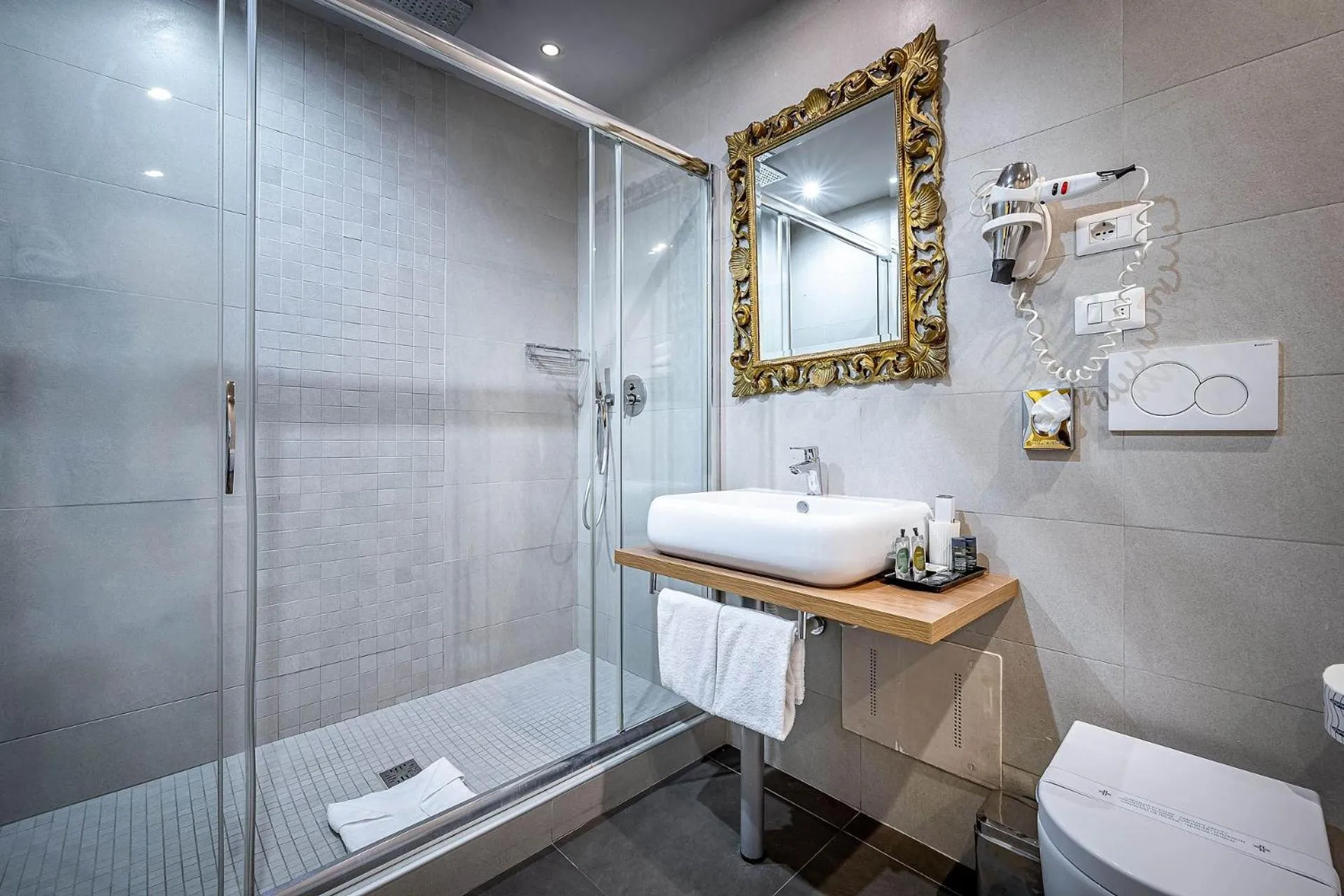 Bathroom in Antico Centro Suite