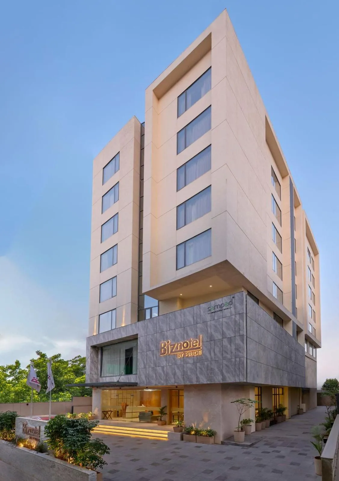 Day in Biznotel By Pride Motera