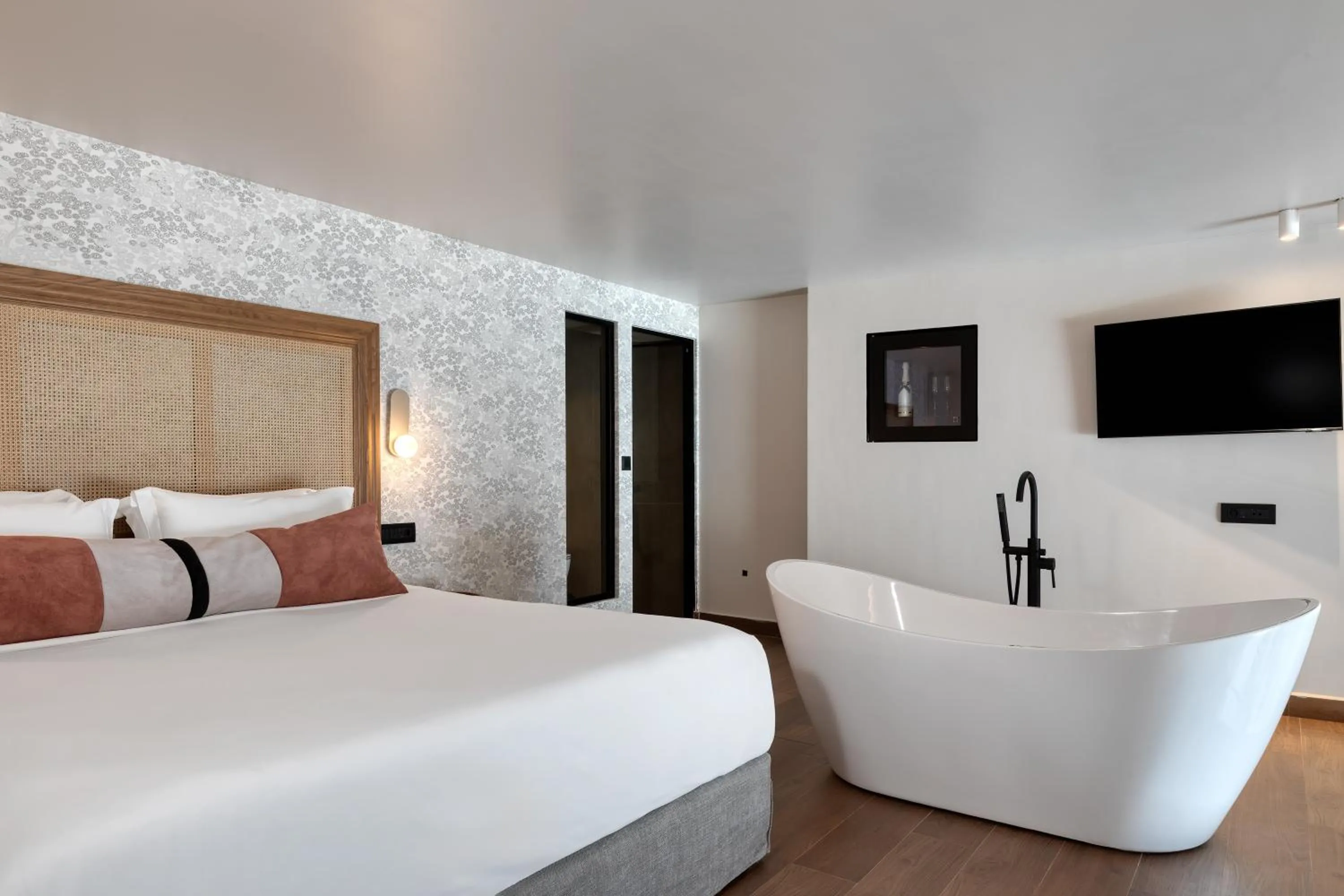 Bedroom, Bed in Castello Boutique Suites by the sea - Adults Only