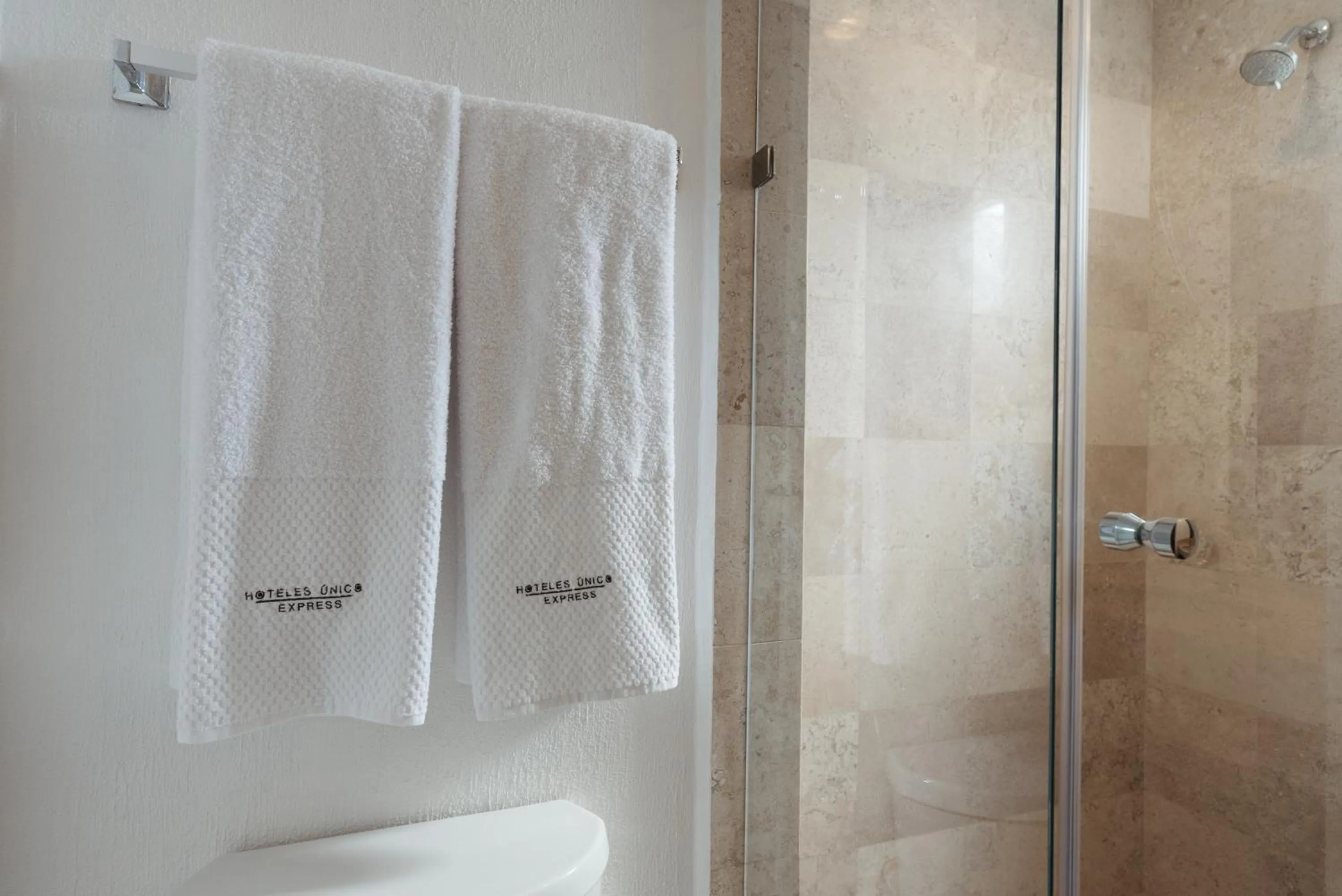 Toilet in Hoteles Unico Express