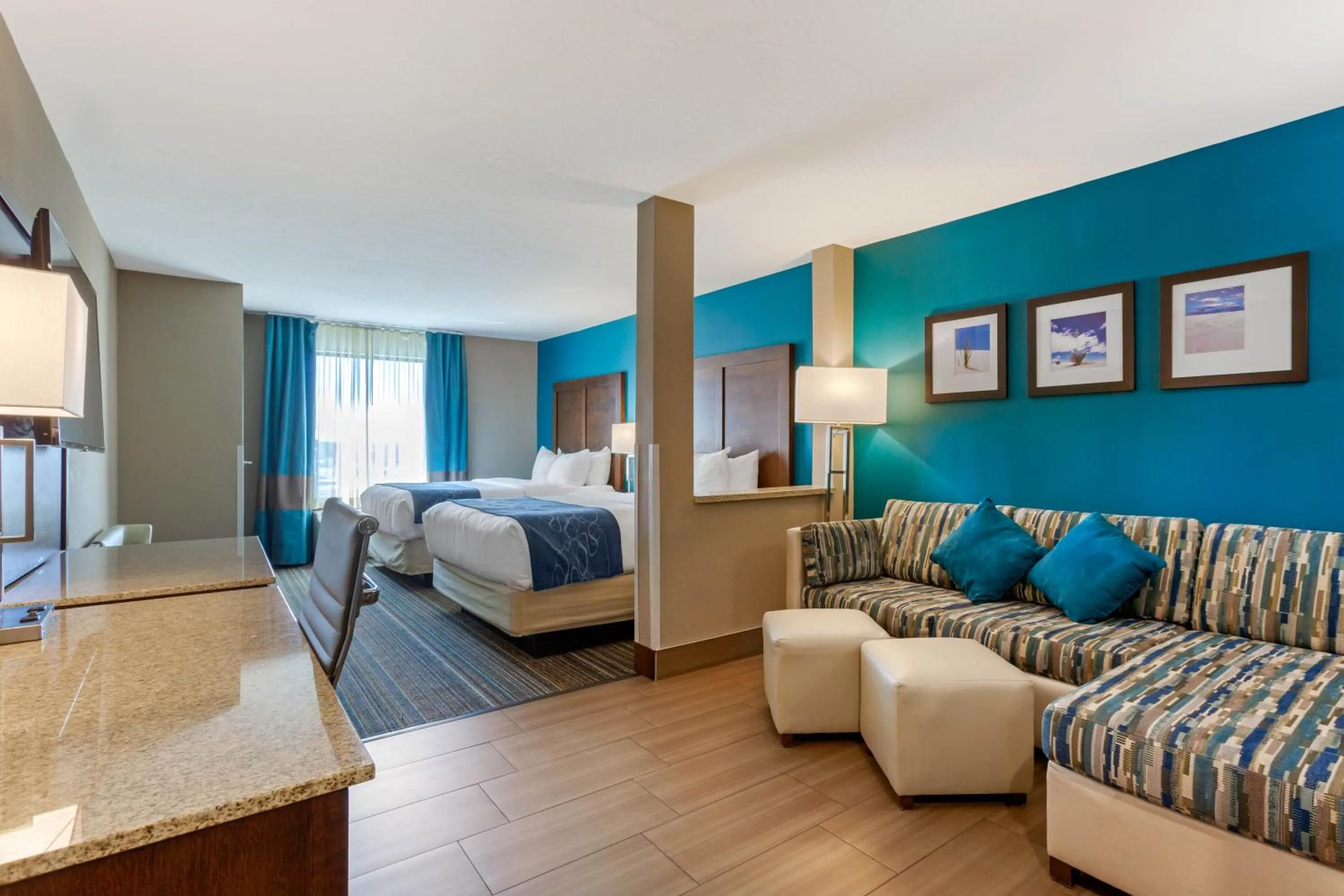 Photo of the whole room, Bed in Comfort Suites of Las Cruces I-25 North